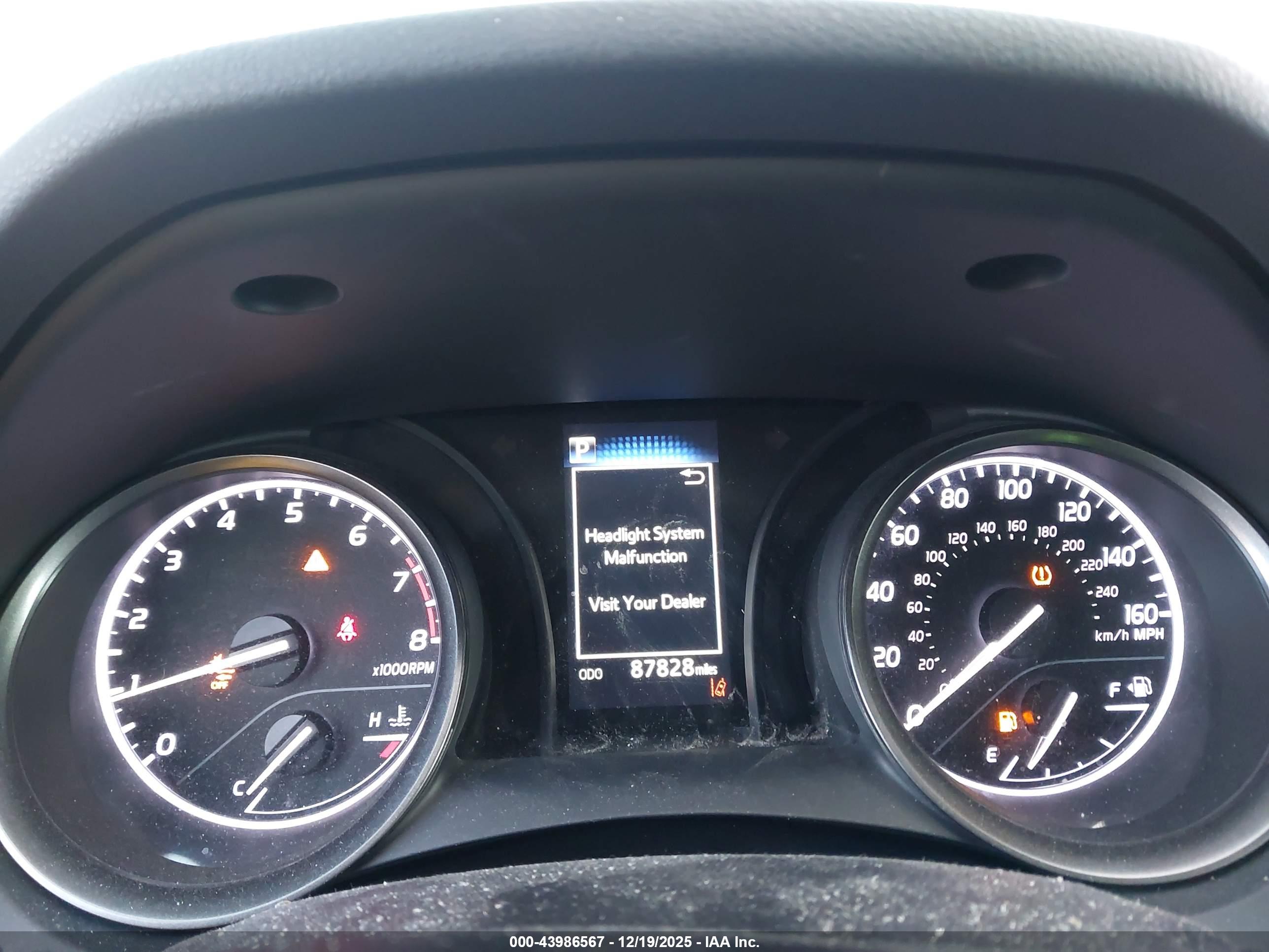 TOYOTA CAMRY image 7