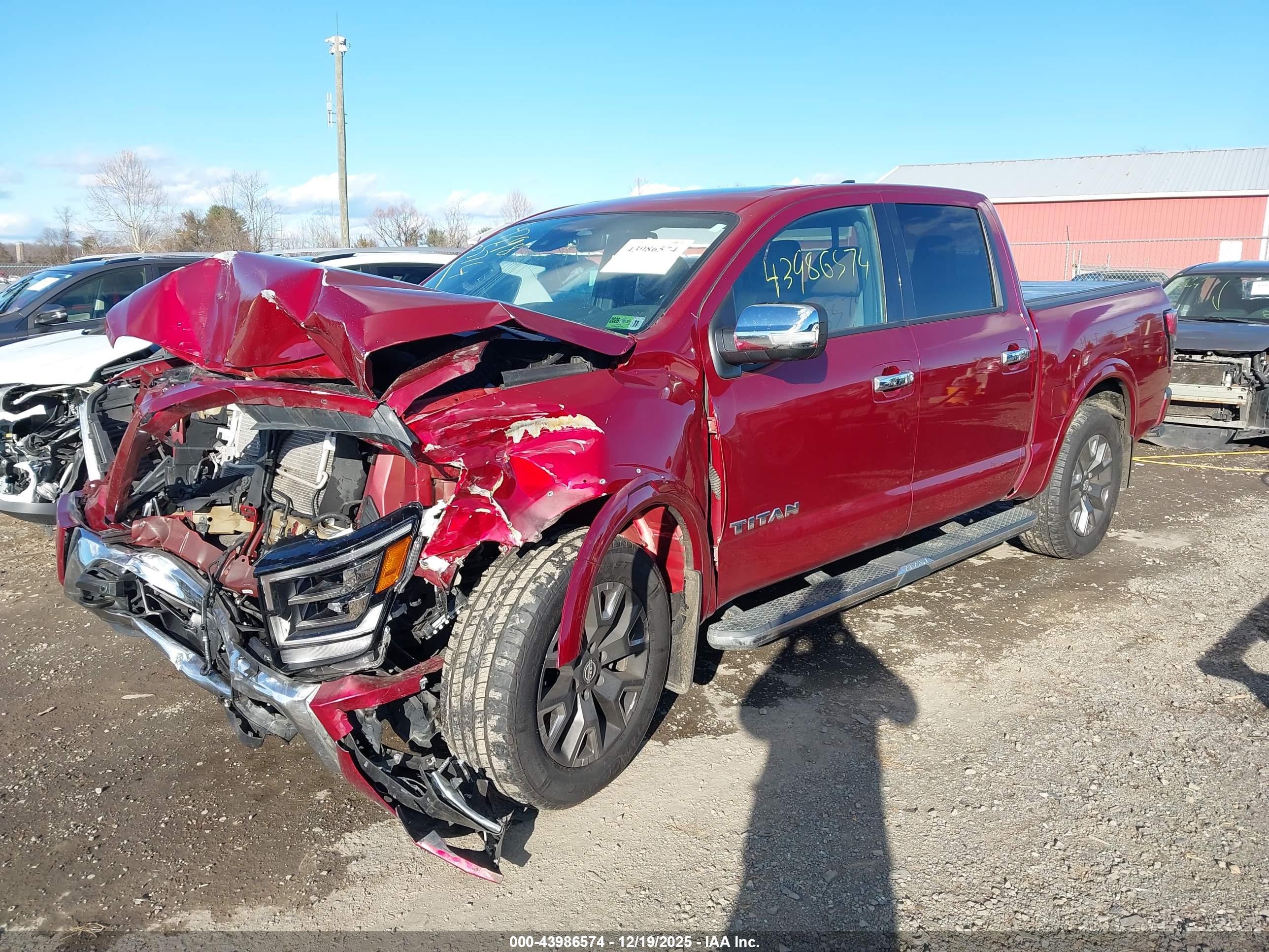 NISSAN TITAN image 2