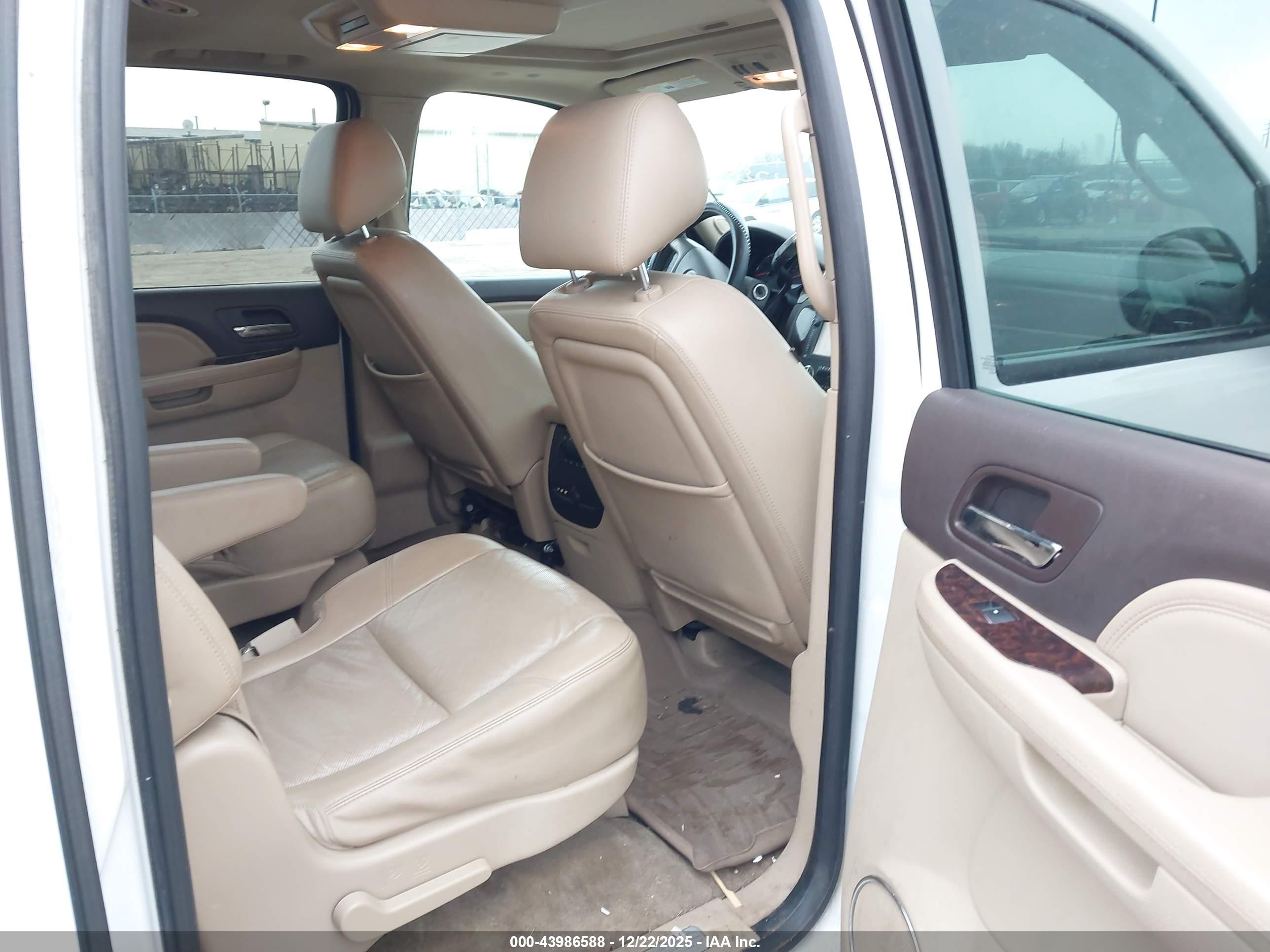 GMC YUKON image 8
