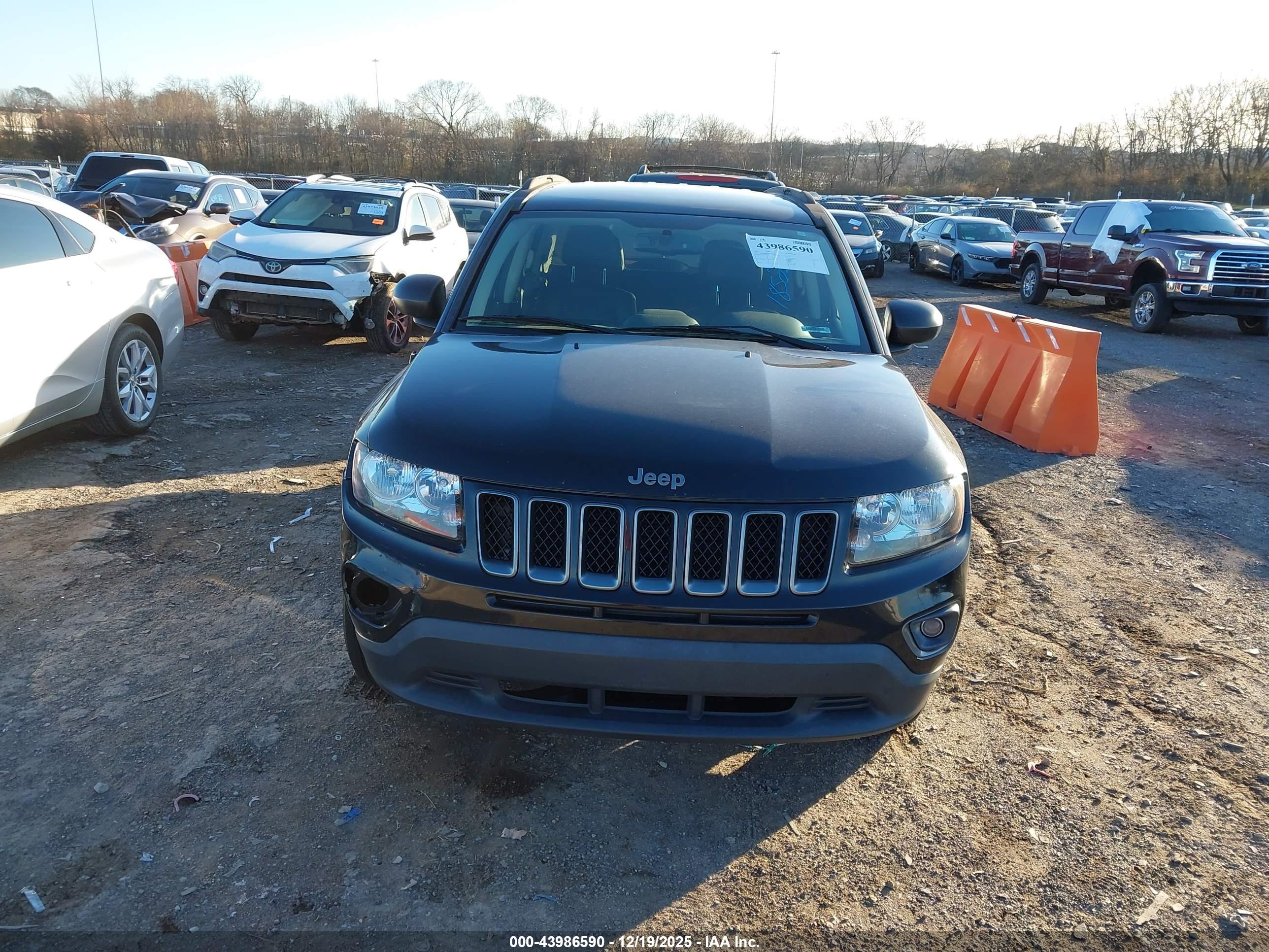 JEEP COMPASS image 6