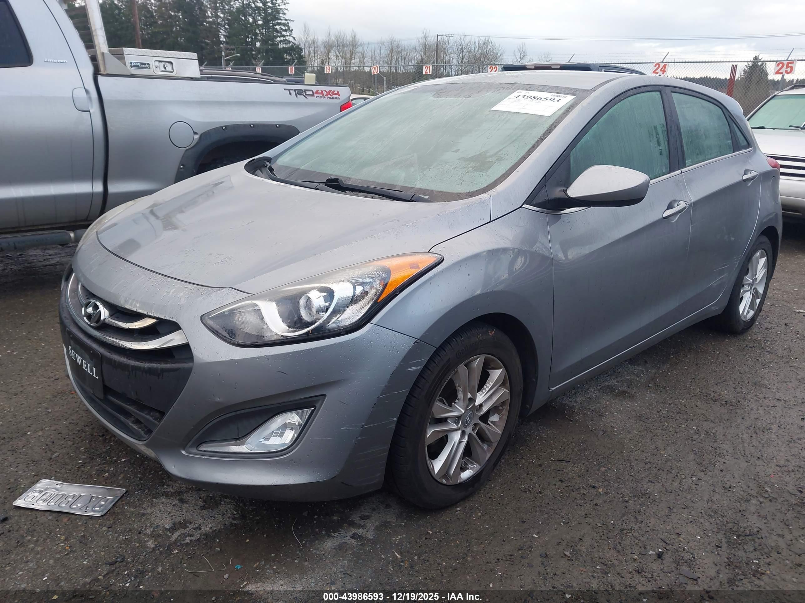 HYUNDAI ELANTRA image 2