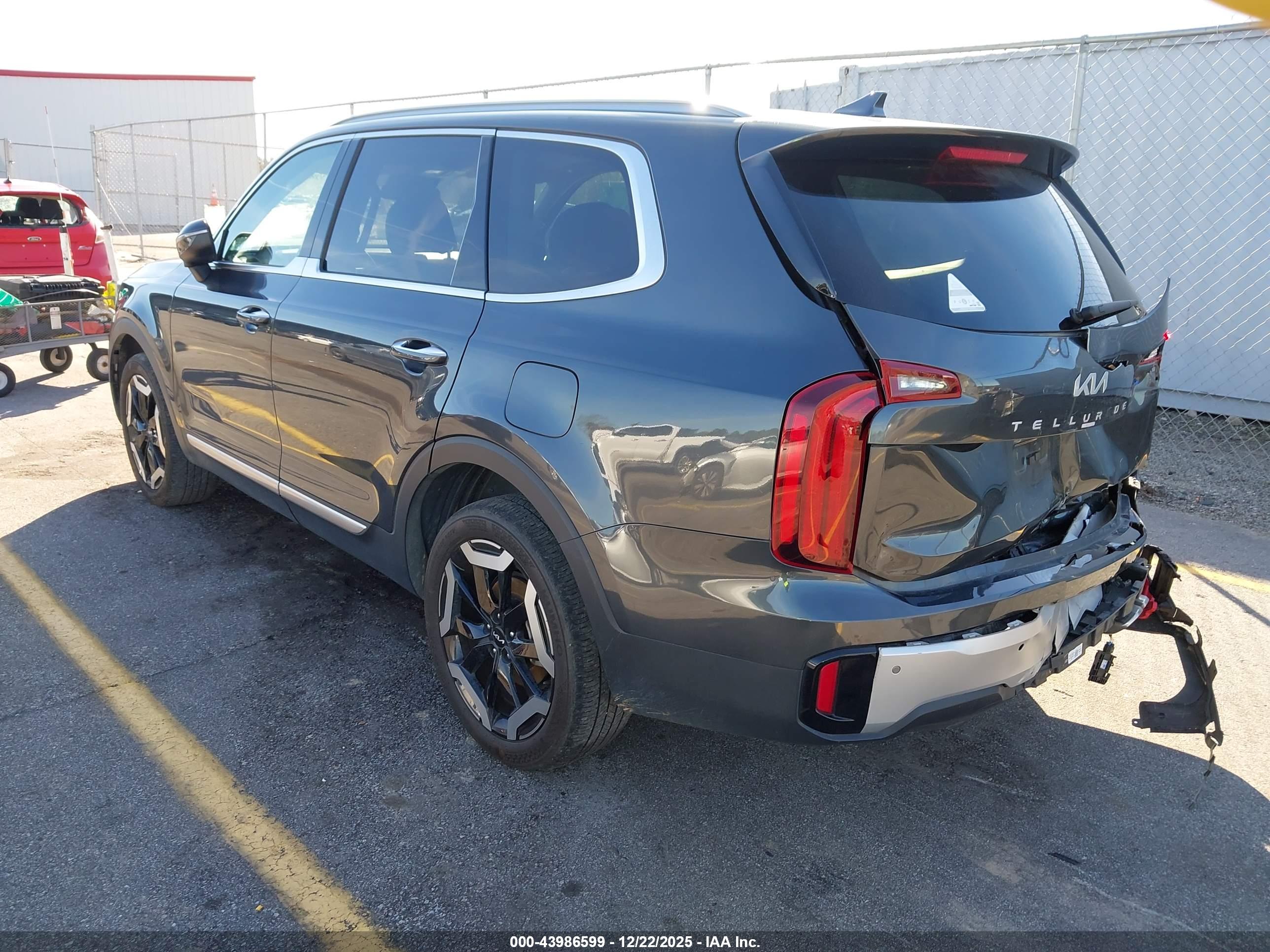 KIA TELLURIDE image 3