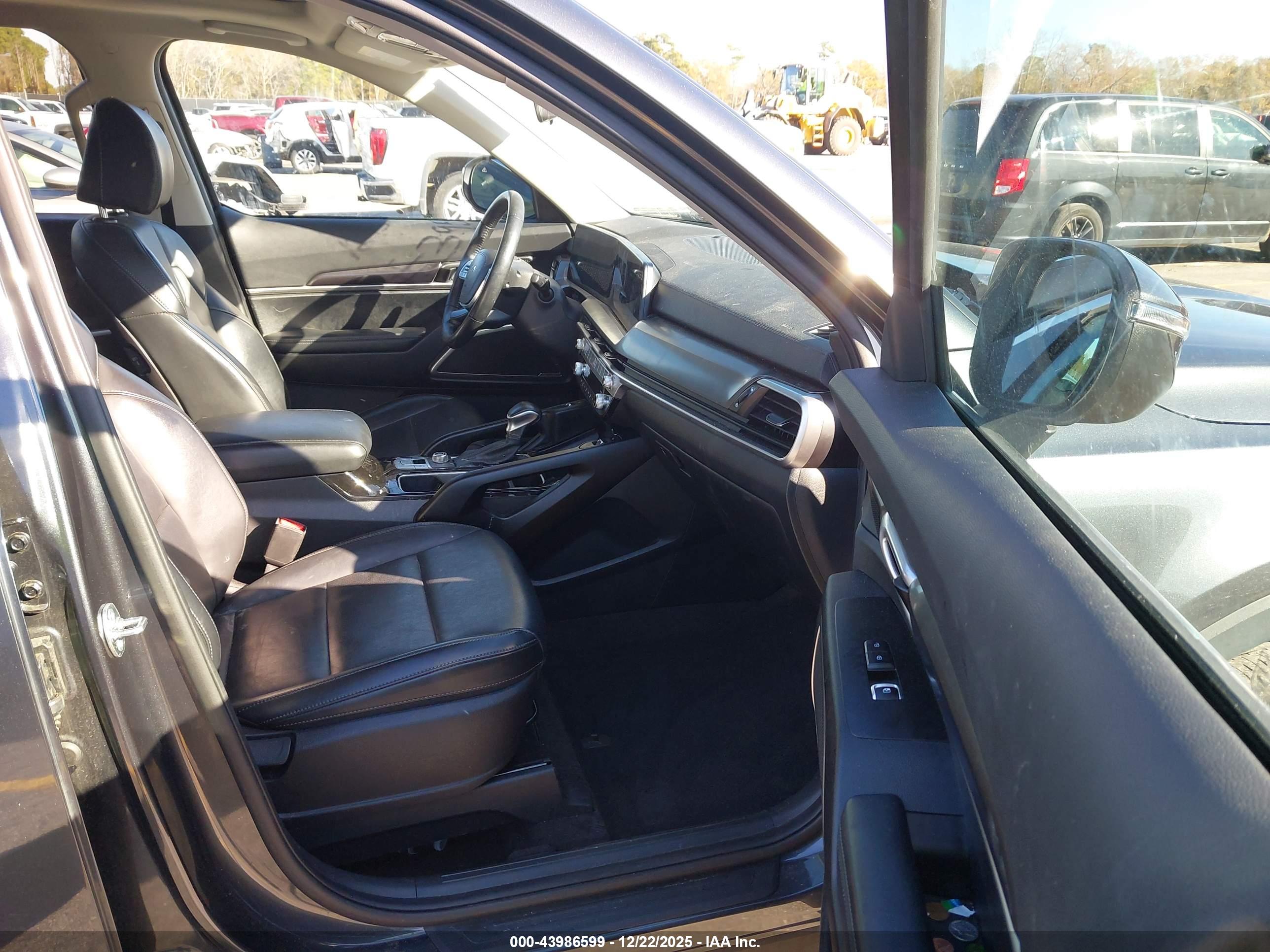 KIA TELLURIDE image 5