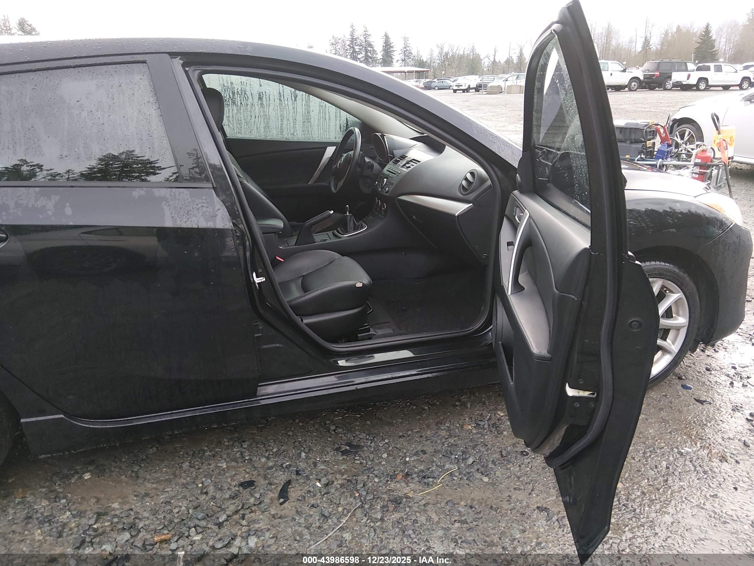 MAZDA MAZDA3 image 5