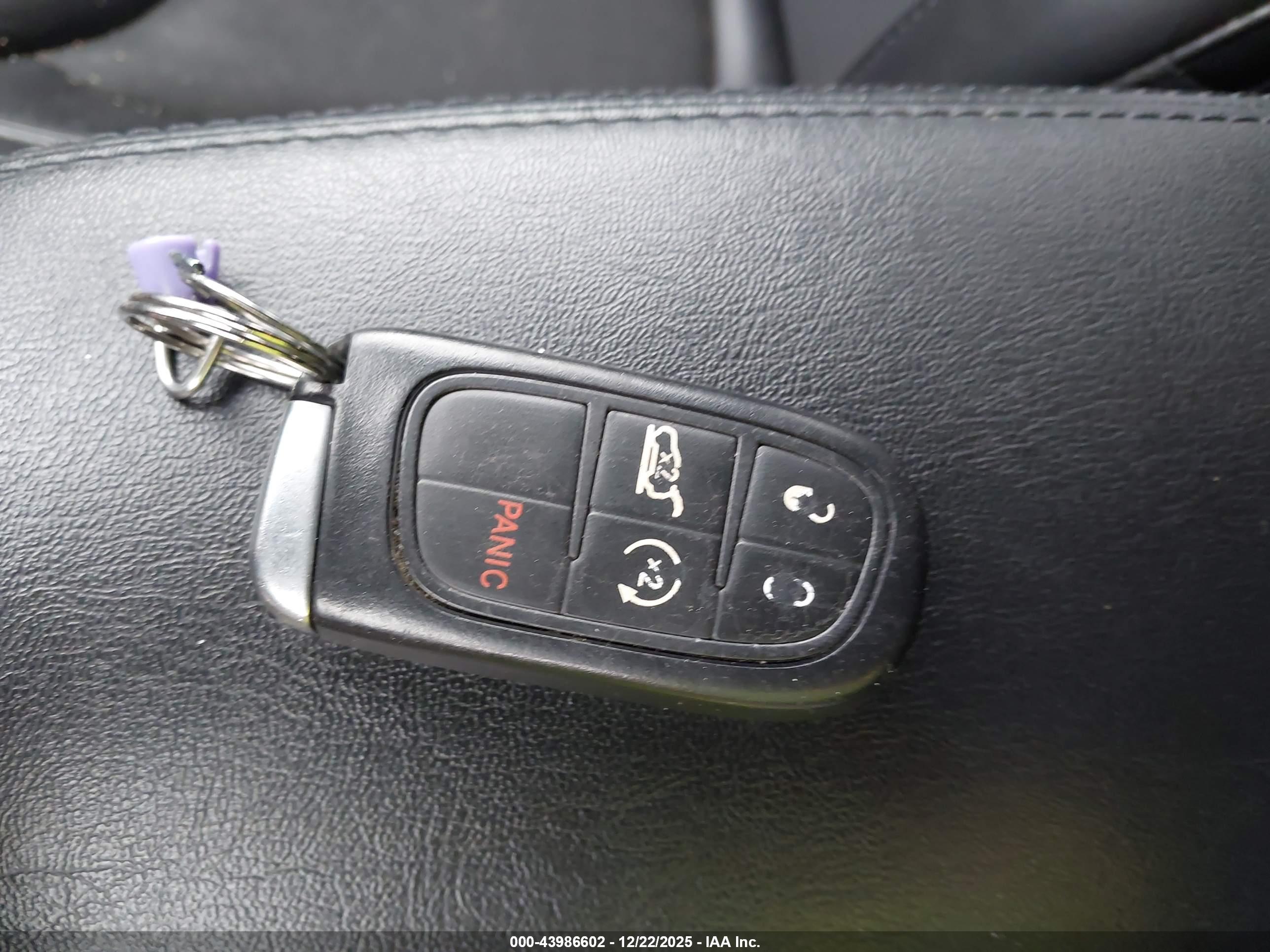 JEEP CHEROKEE image 11