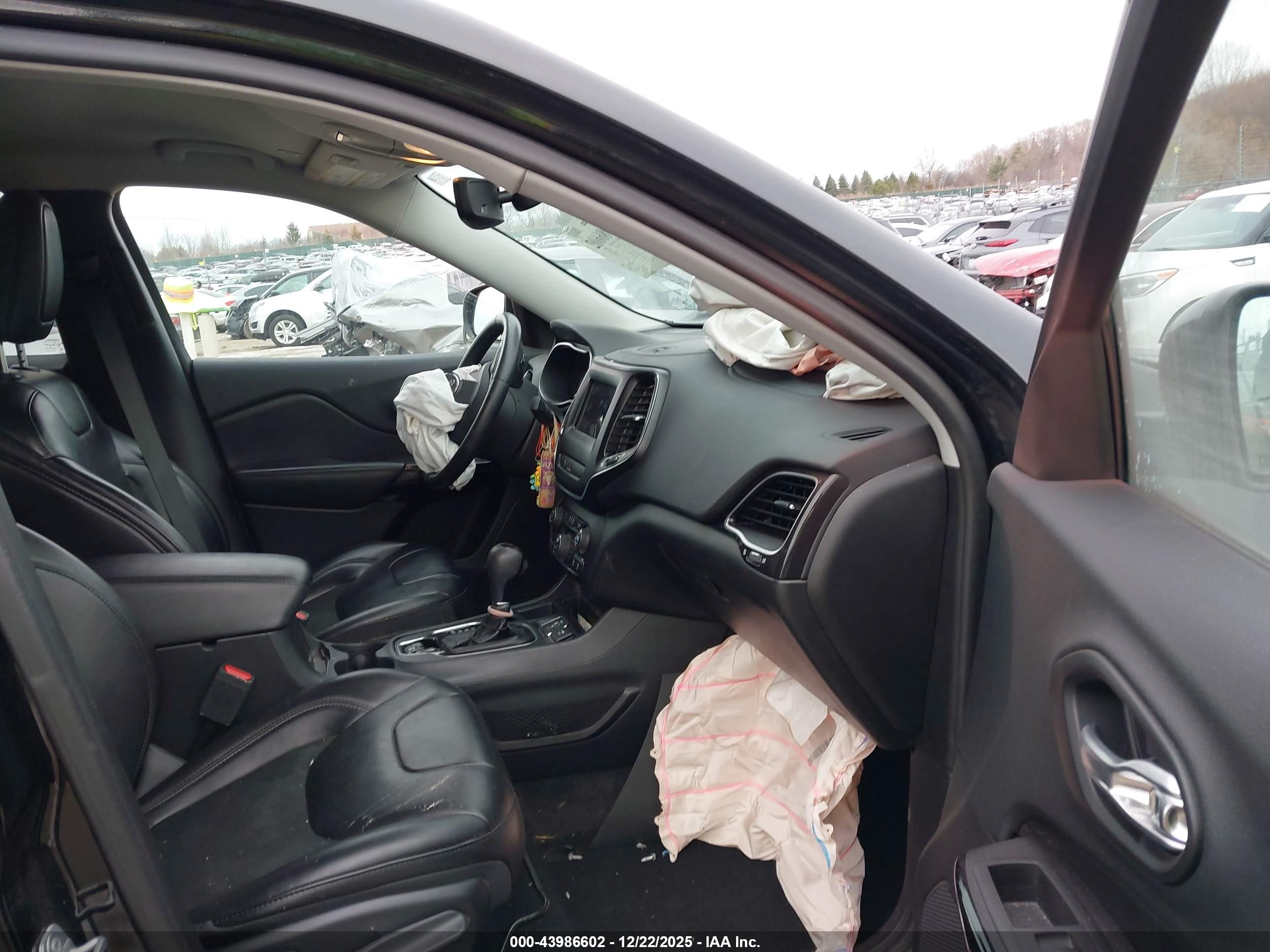 JEEP CHEROKEE image 5