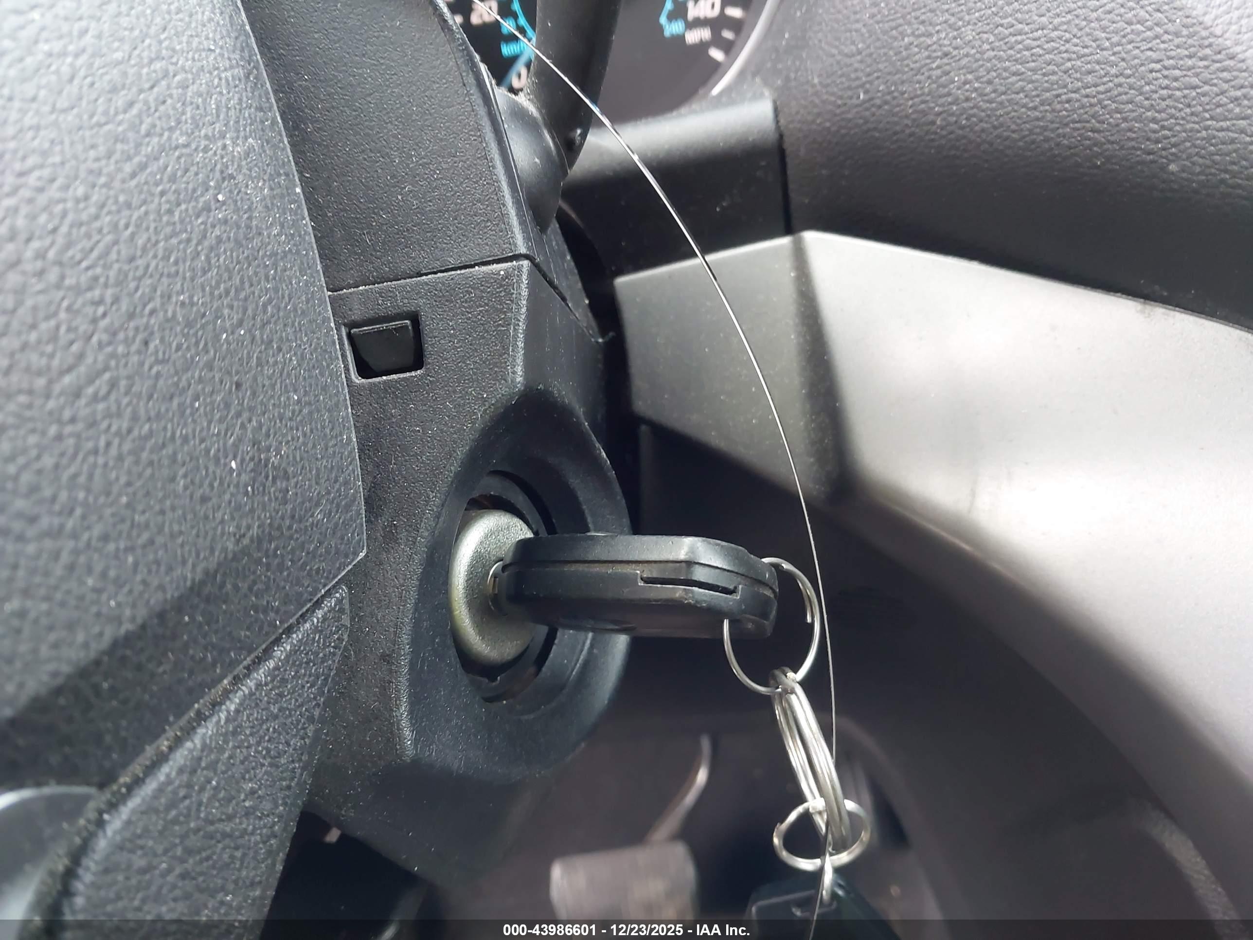 FORD ESCAPE image 11
