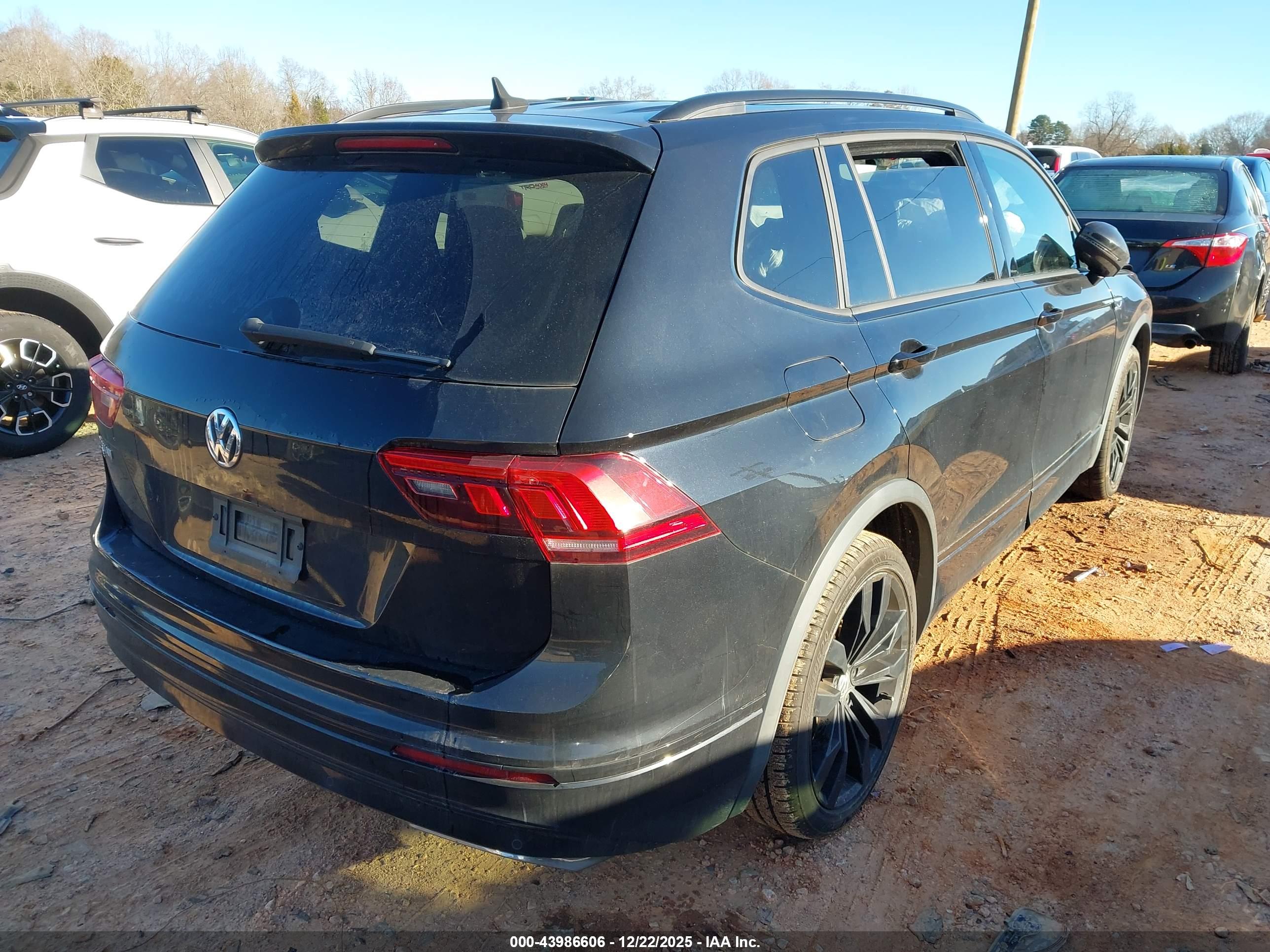 VOLKSWAGEN TIGUAN image 4