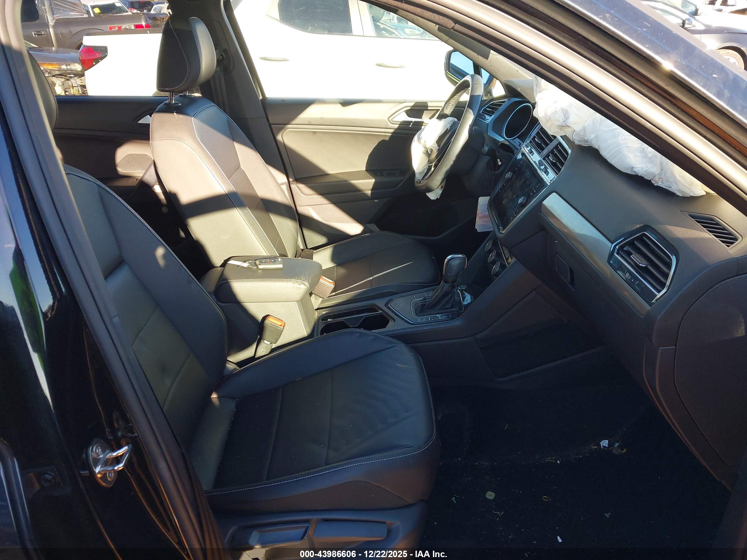 VOLKSWAGEN TIGUAN image 5