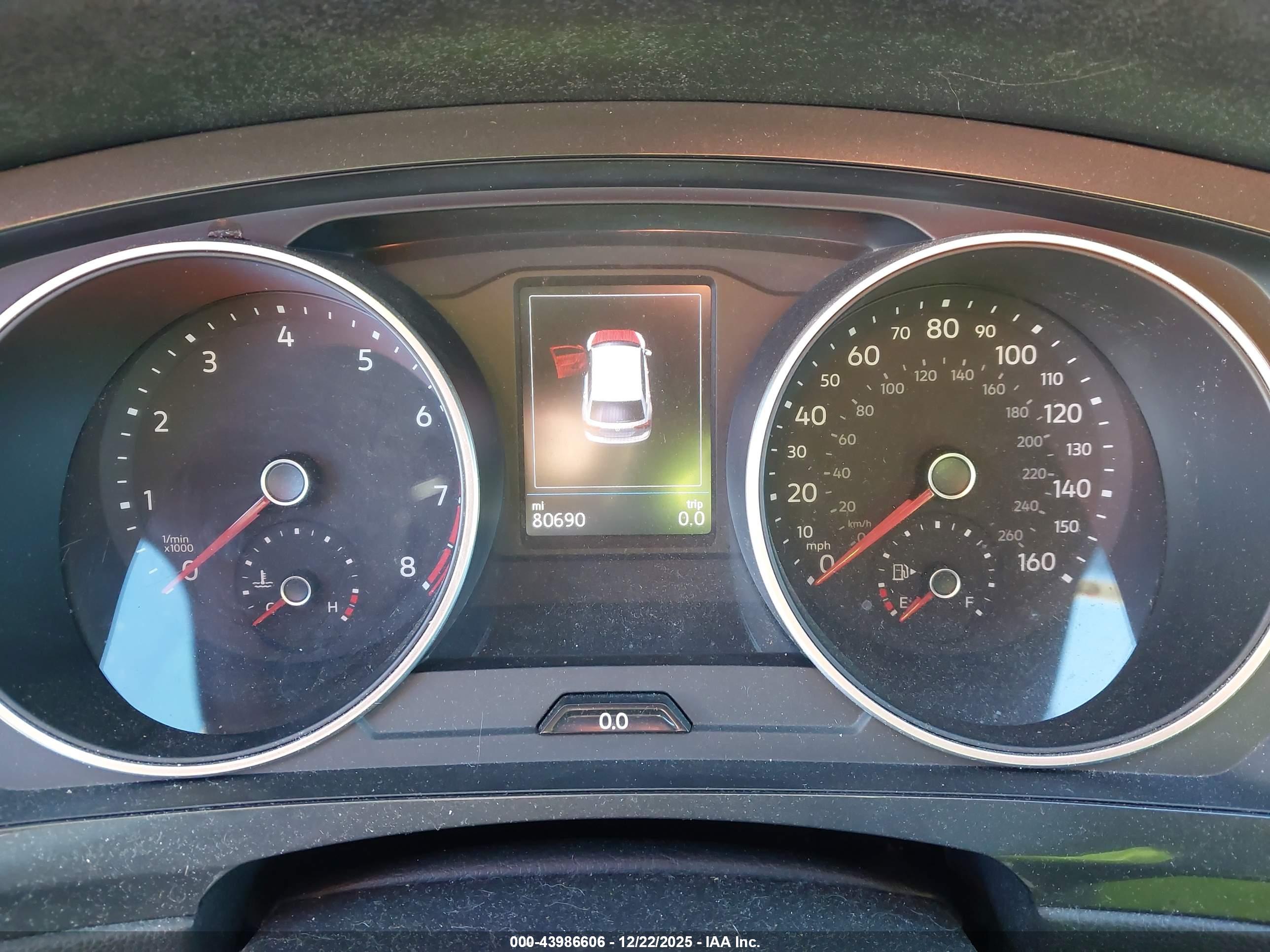 VOLKSWAGEN TIGUAN image 7