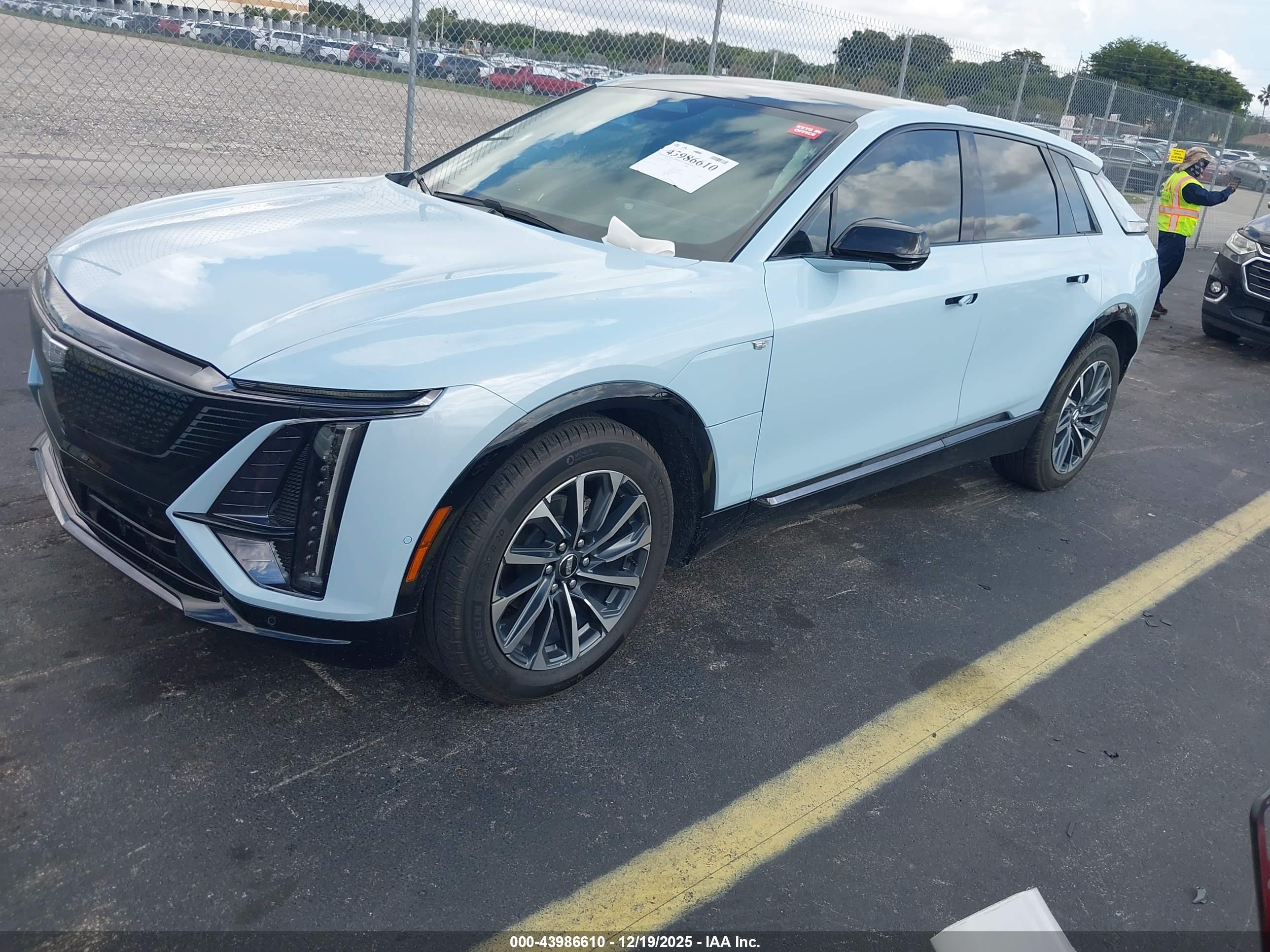 CADILLAC LYRIQ image 2