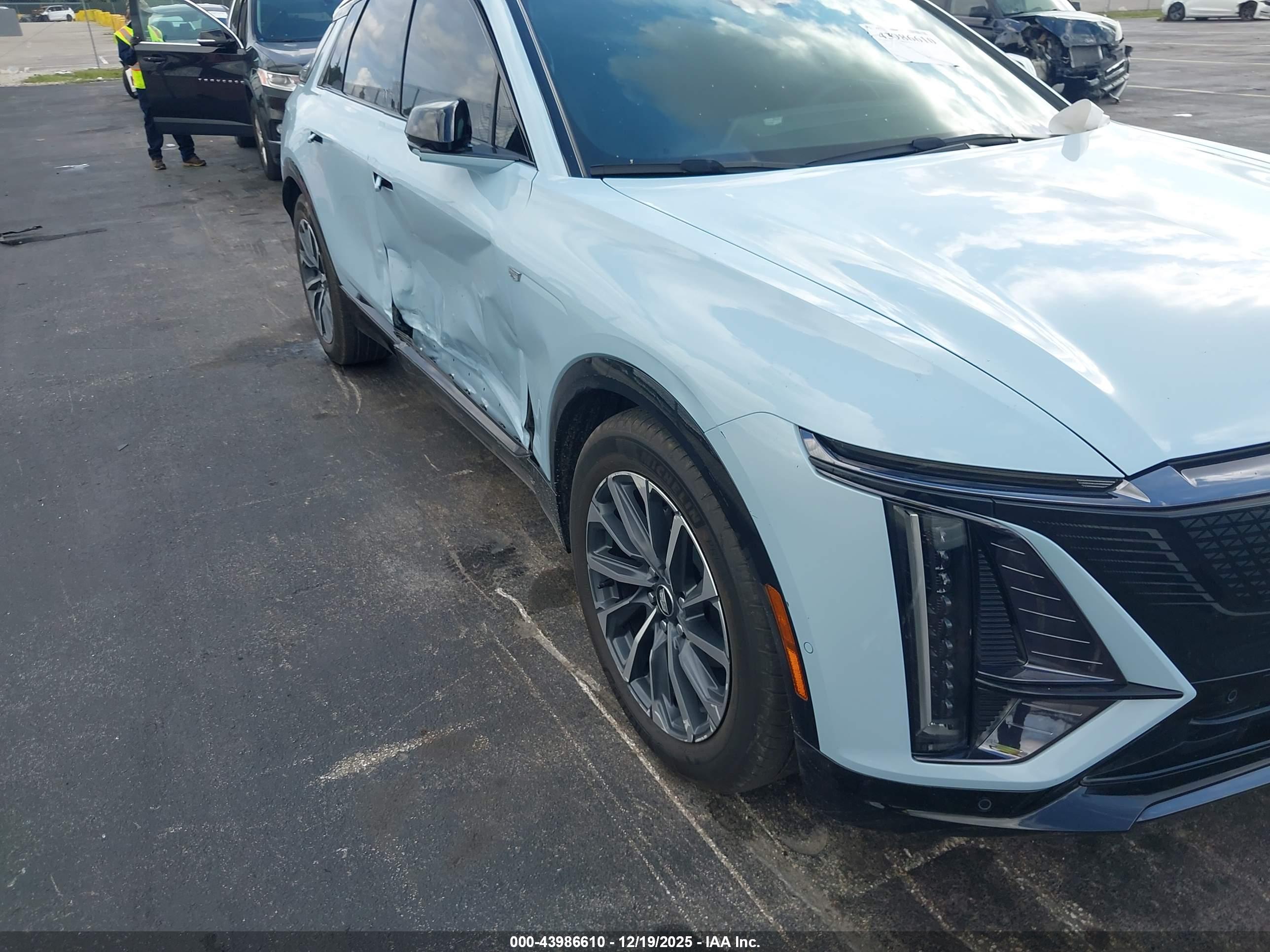 CADILLAC LYRIQ image 6