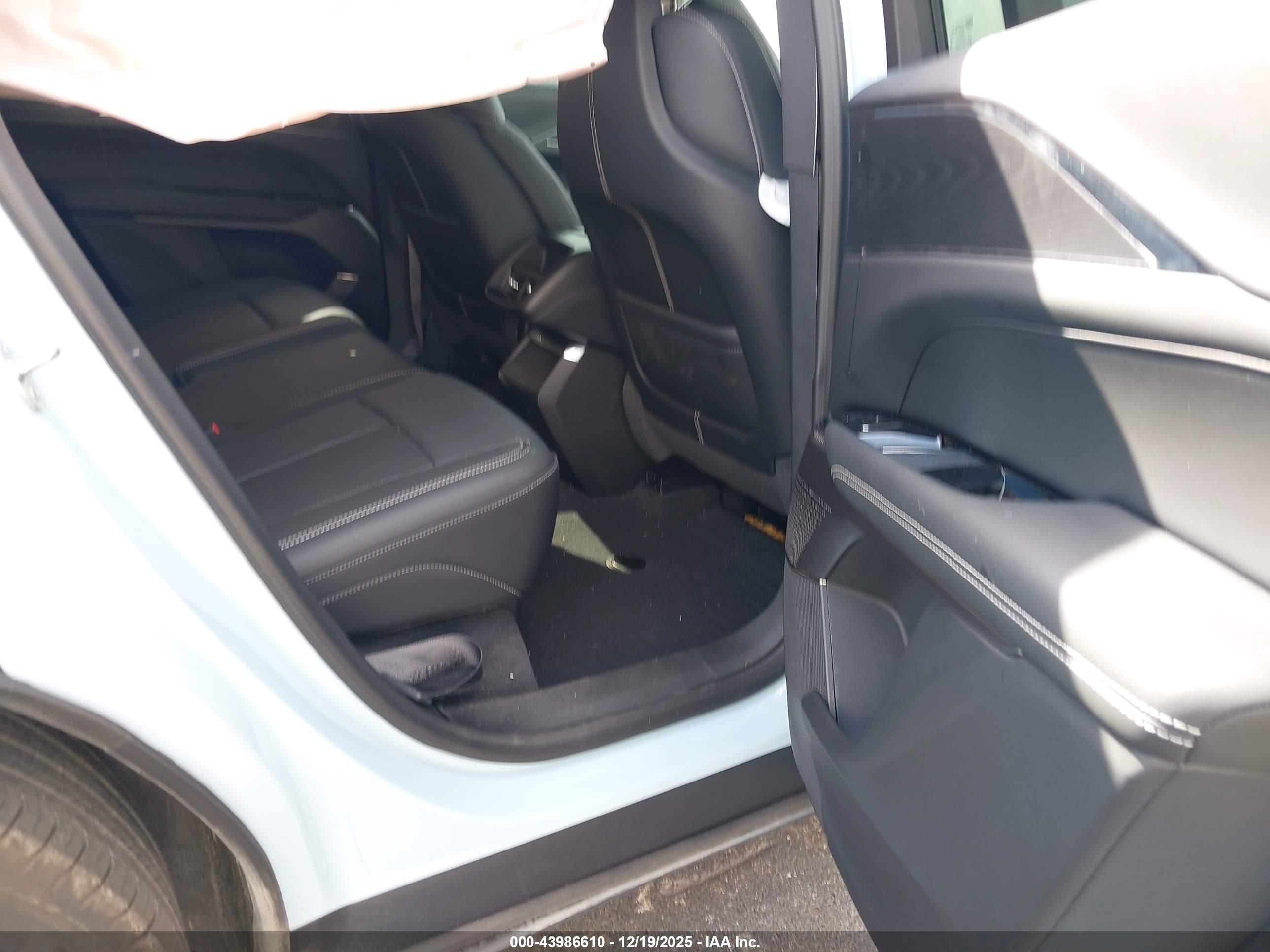 CADILLAC LYRIQ image 8