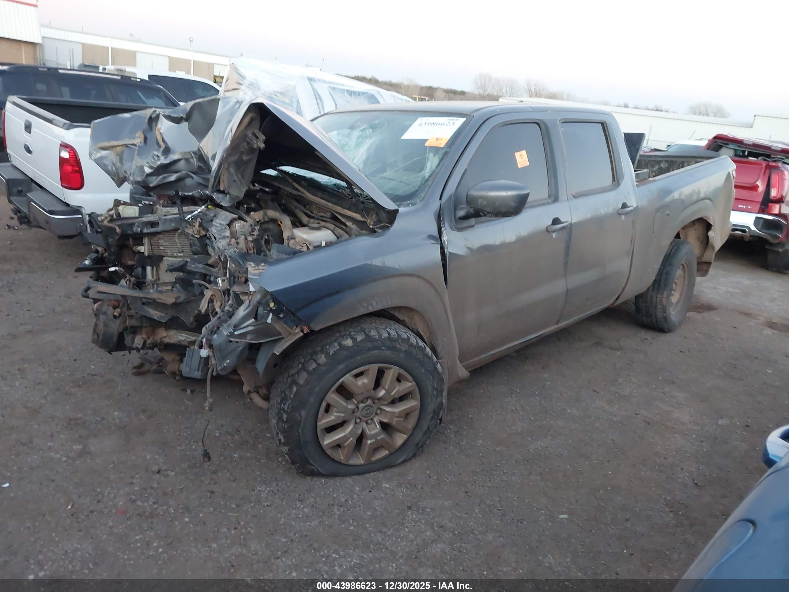 NISSAN FRONTIER image 2