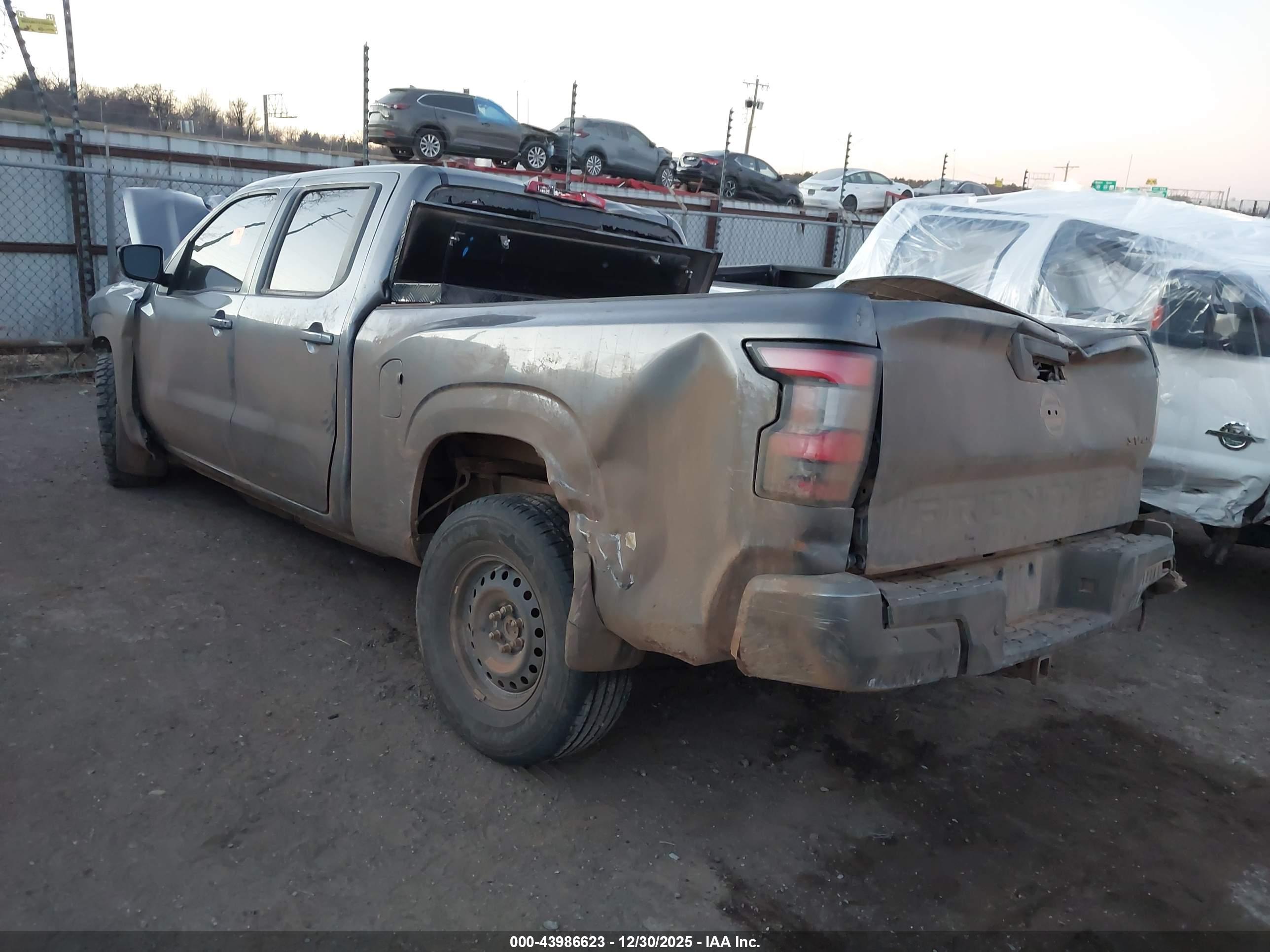 NISSAN FRONTIER image 3