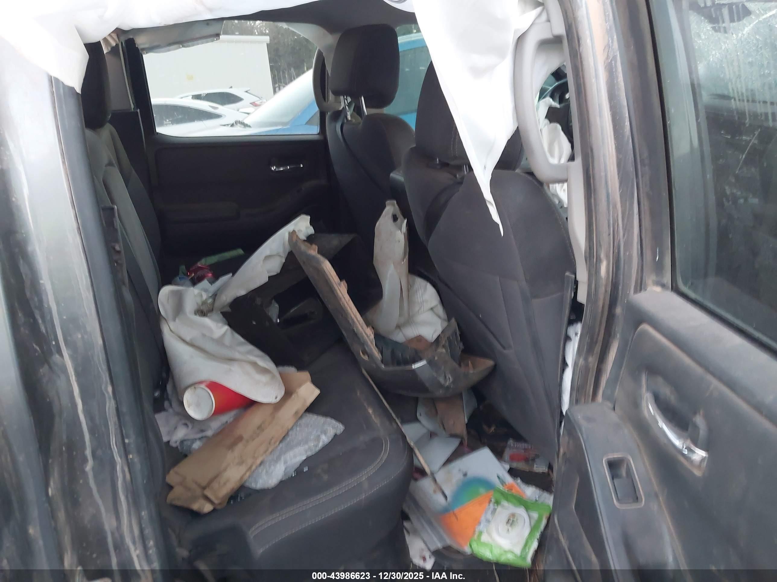 NISSAN FRONTIER image 8