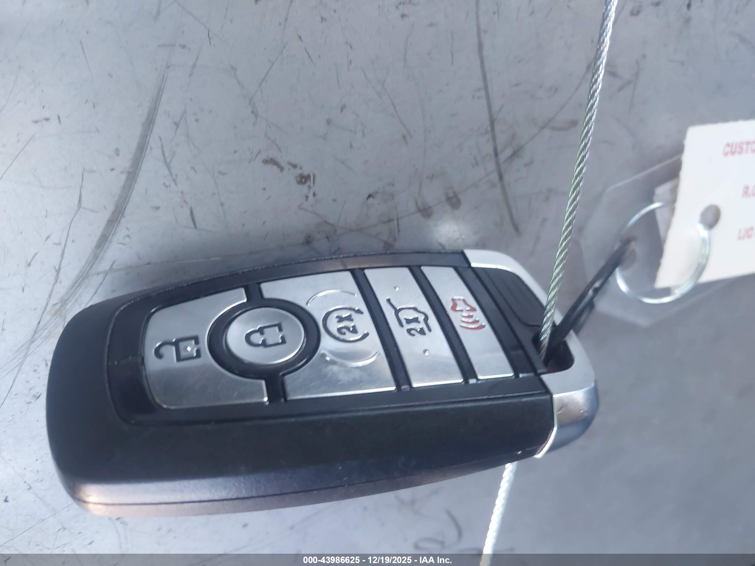 FORD EXPEDITION image 11
