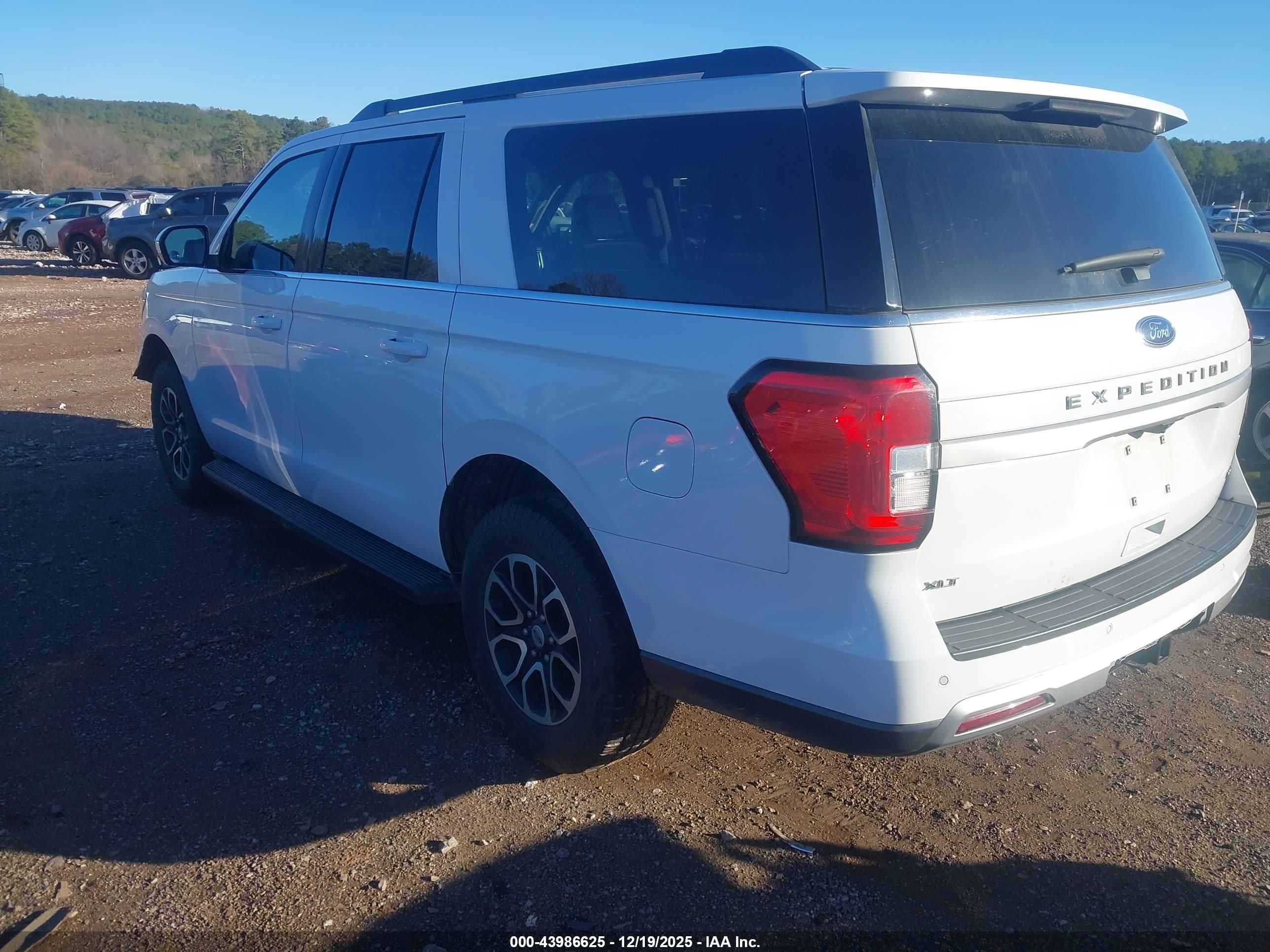FORD EXPEDITION image 3