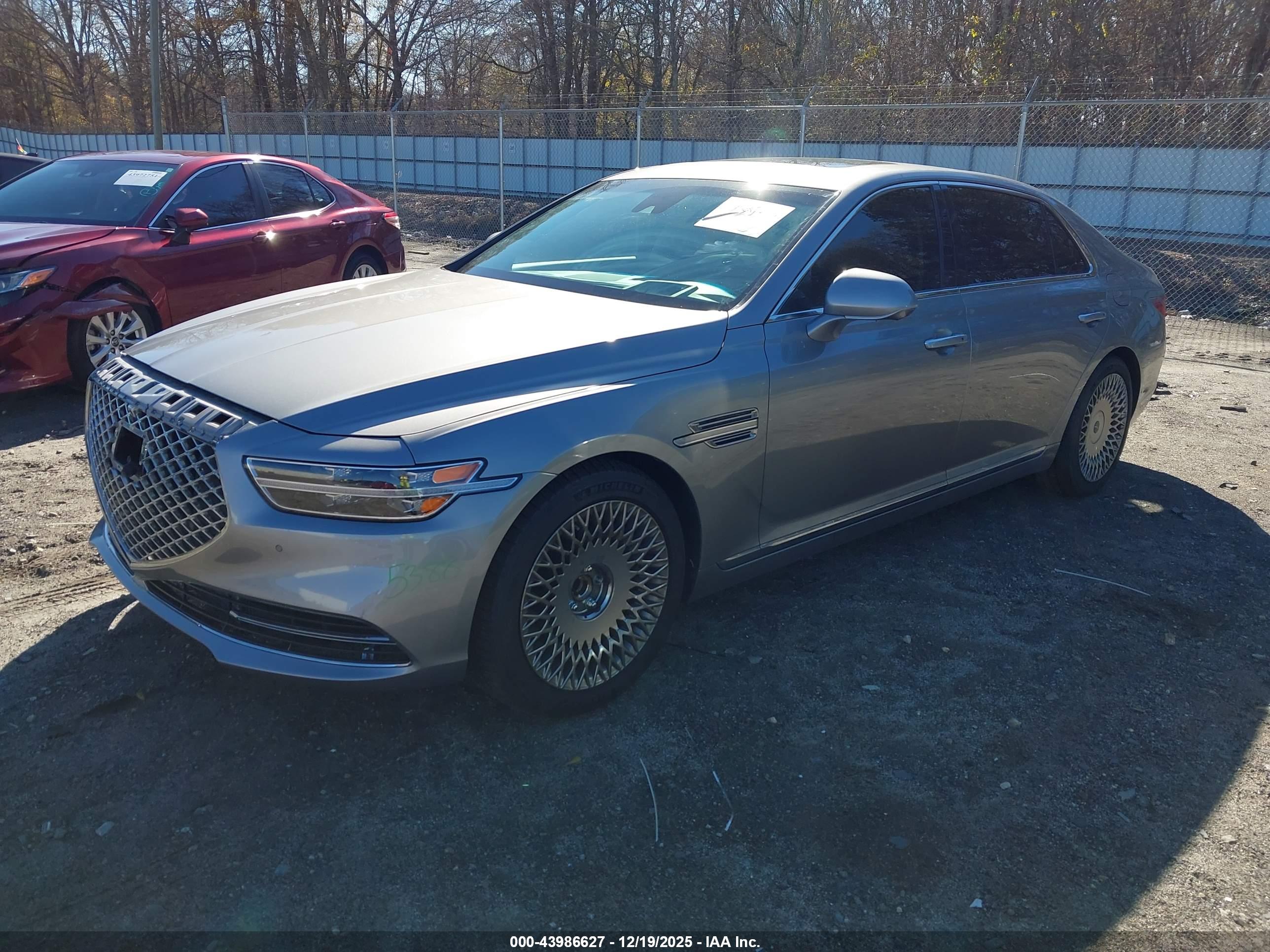GENESIS G90 image 2
