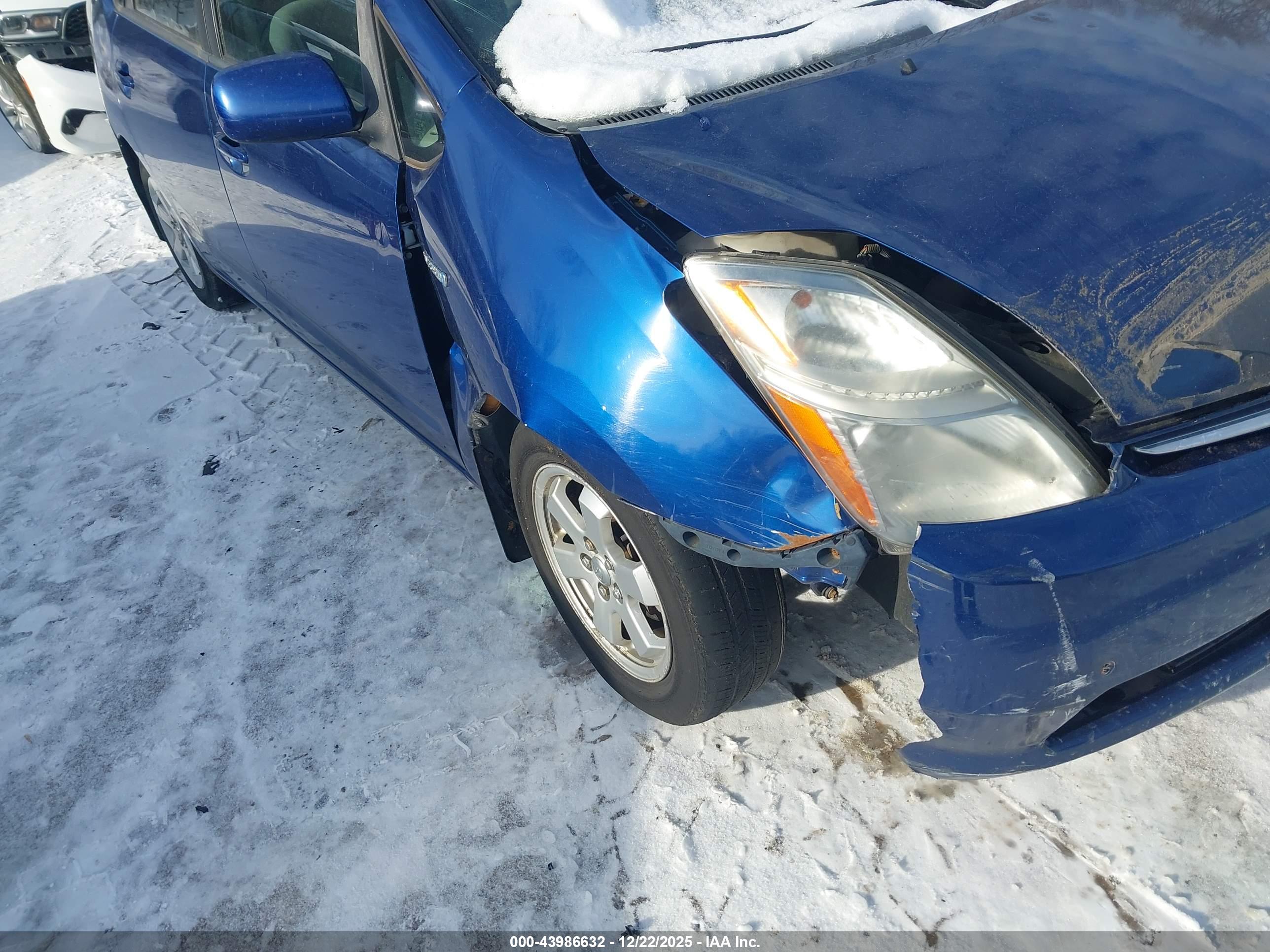 TOYOTA PRIUS image 6
