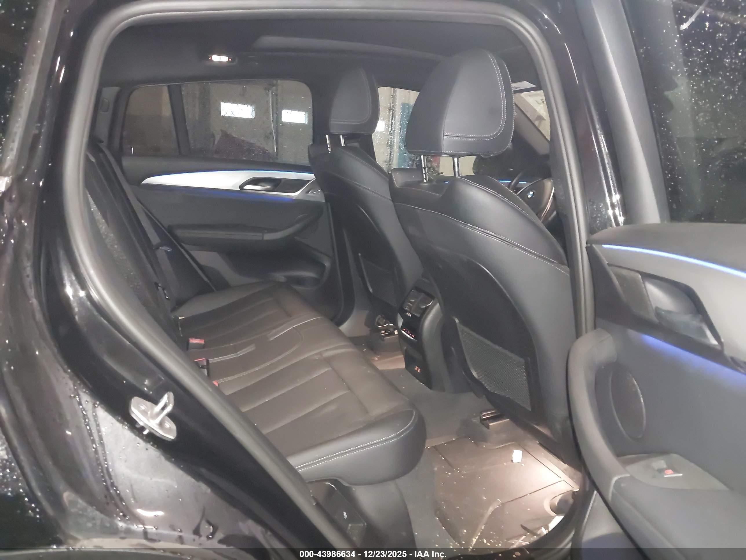 BMW X4 image 8