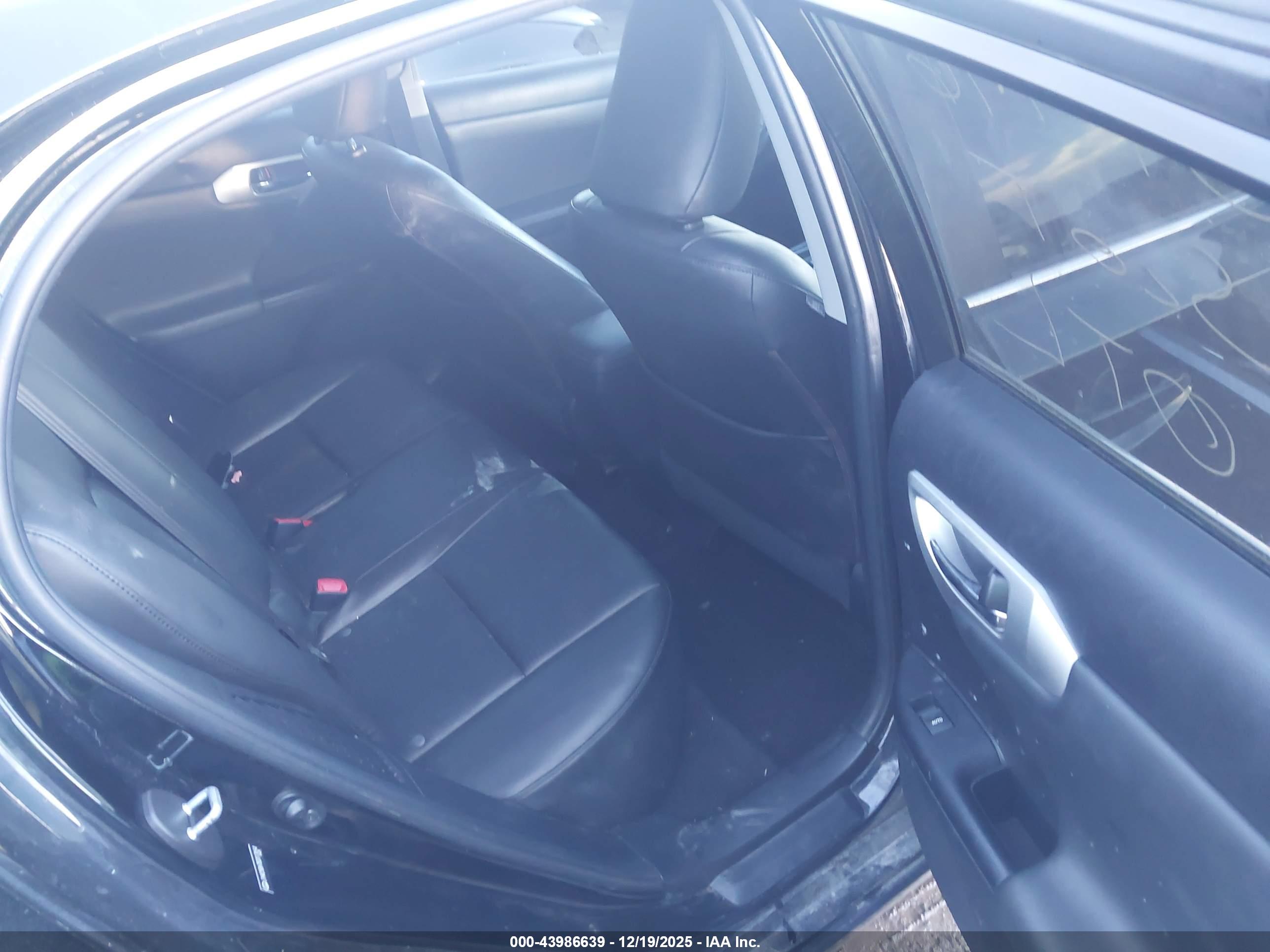 LEXUS CT image 8