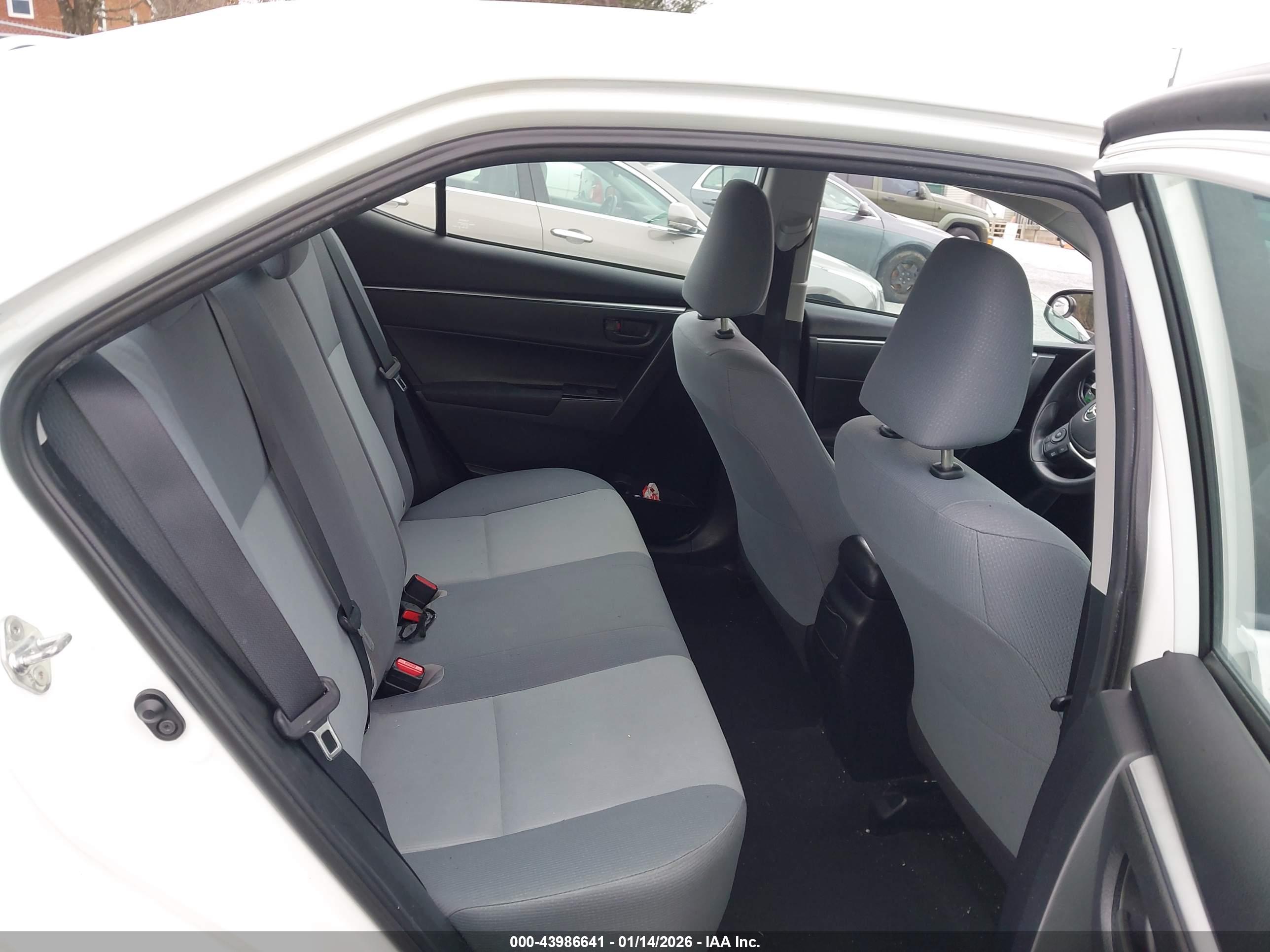 TOYOTA COROLLA image 8