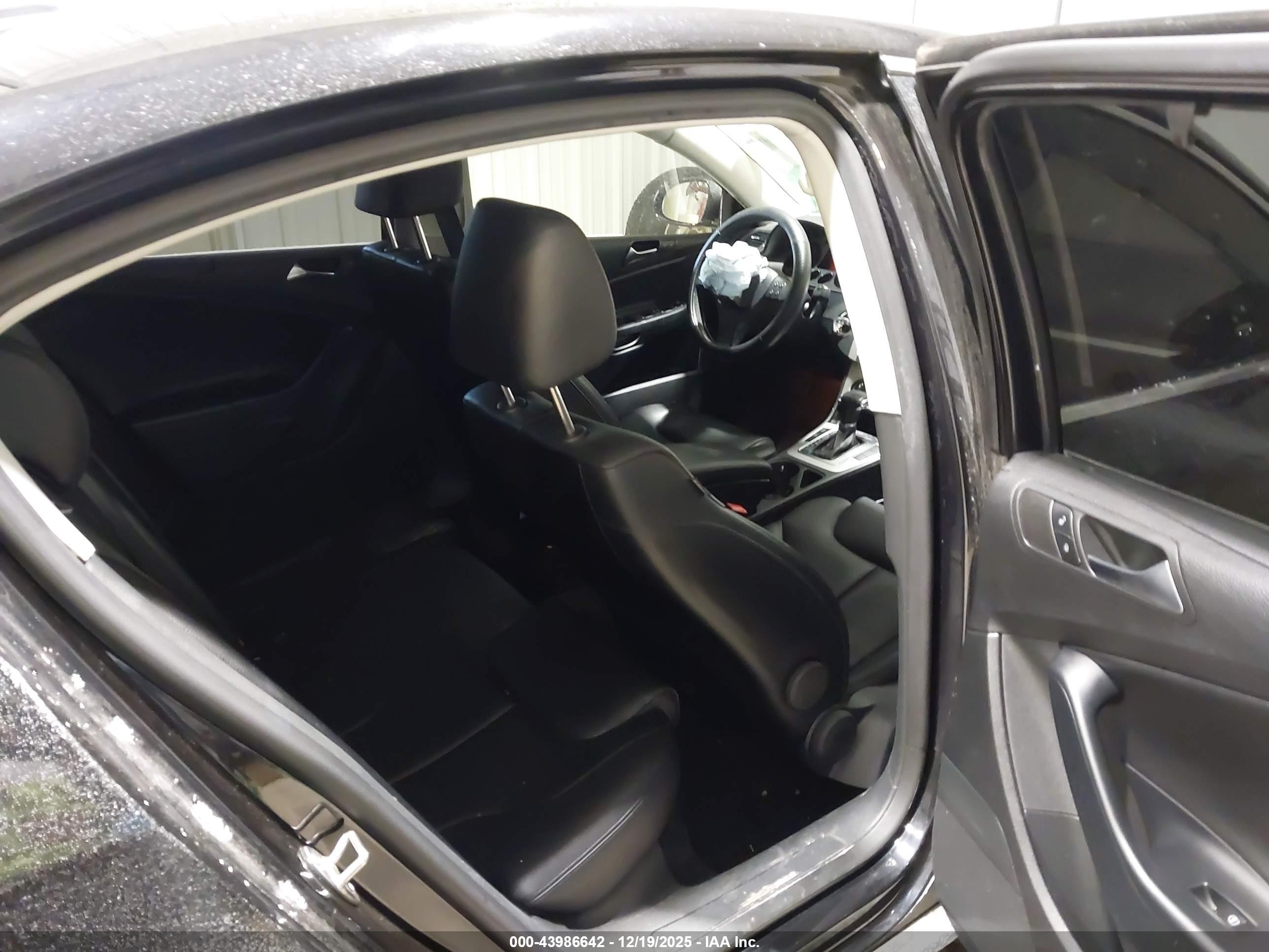 VOLKSWAGEN PASSAT image 8