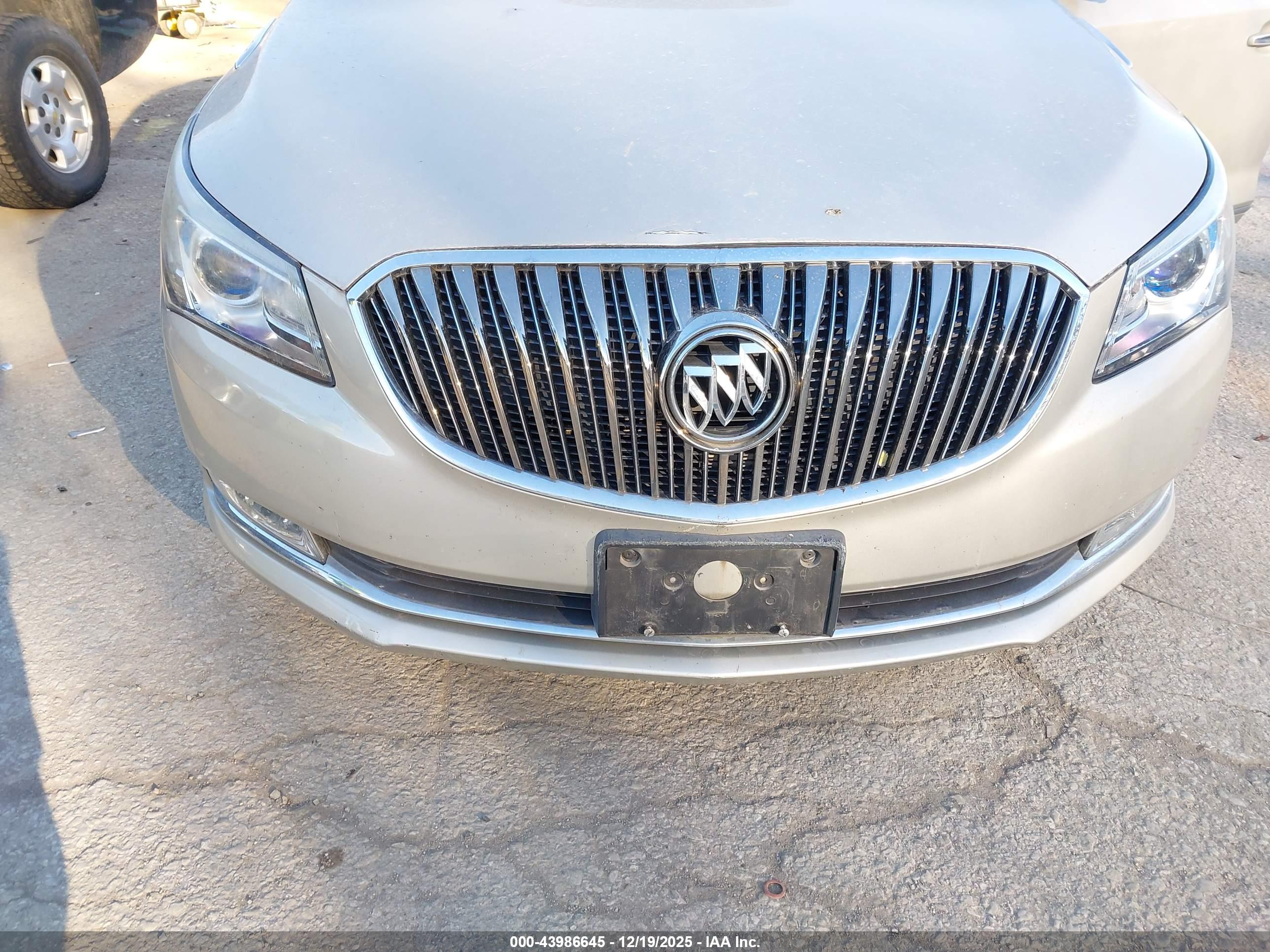 BUICK LACROSSE image 6