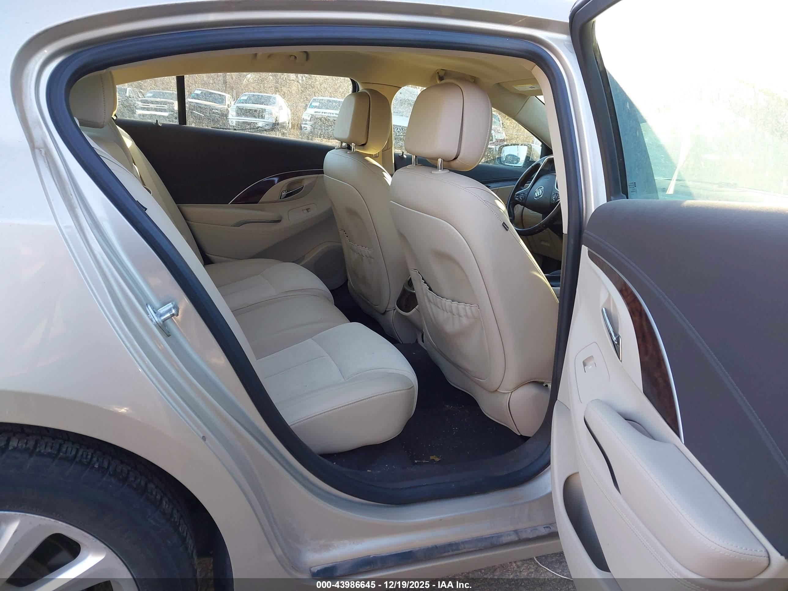 BUICK LACROSSE image 8