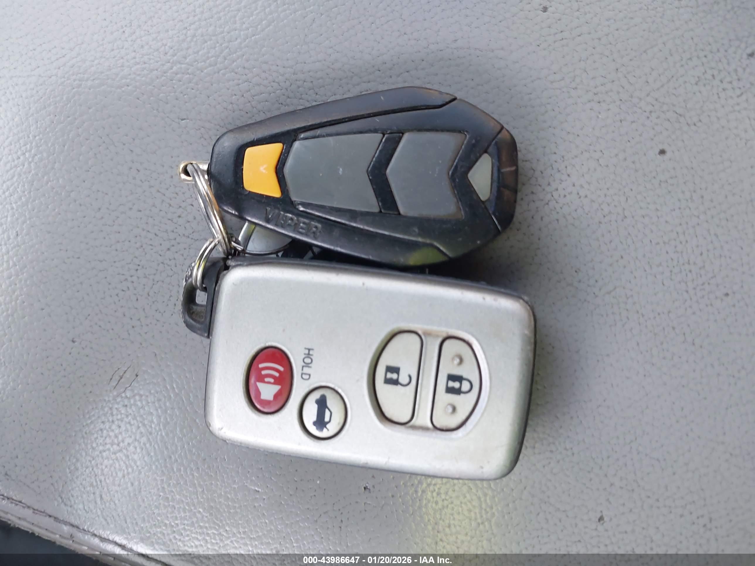 TOYOTA CAMRY image 11