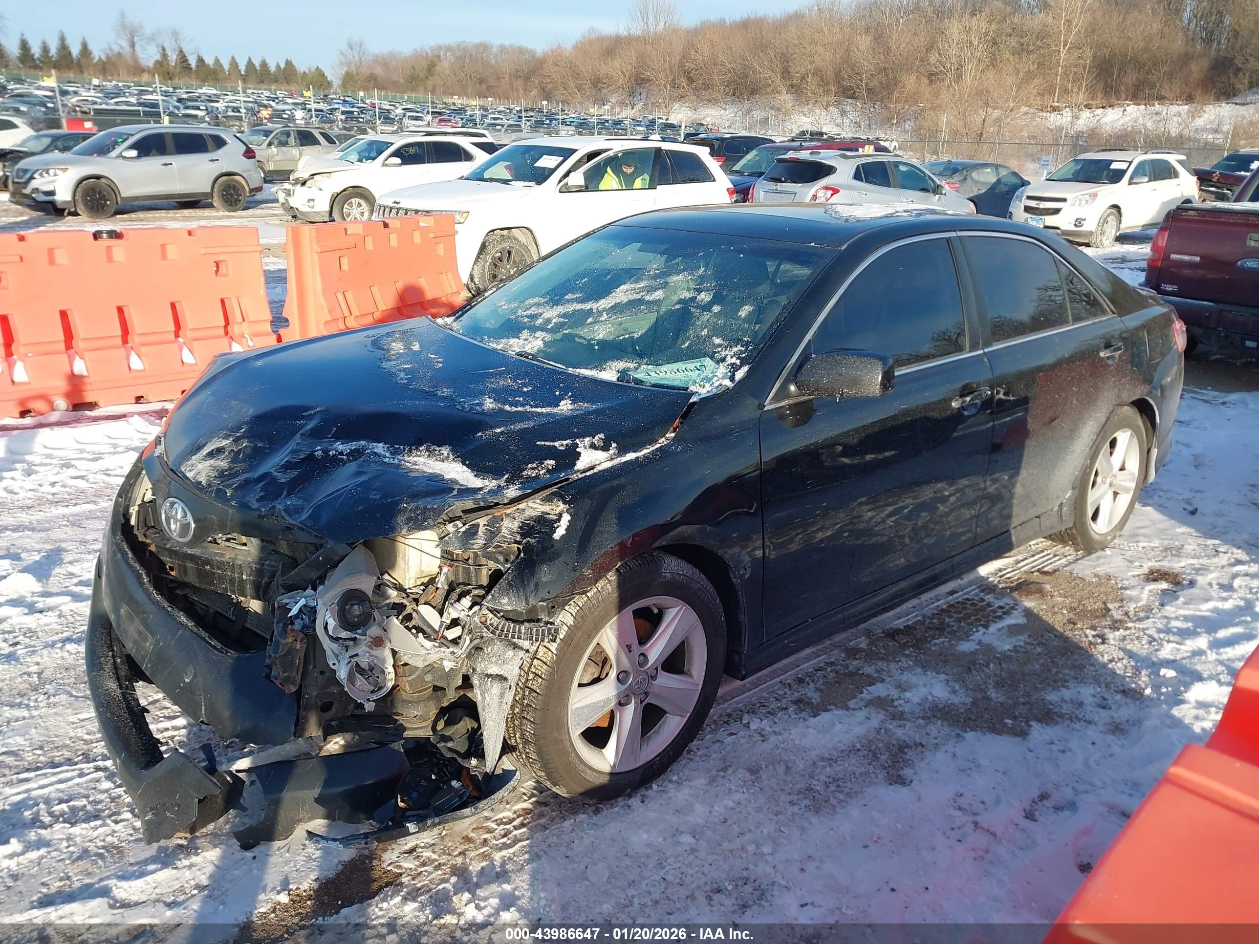 TOYOTA CAMRY image 2