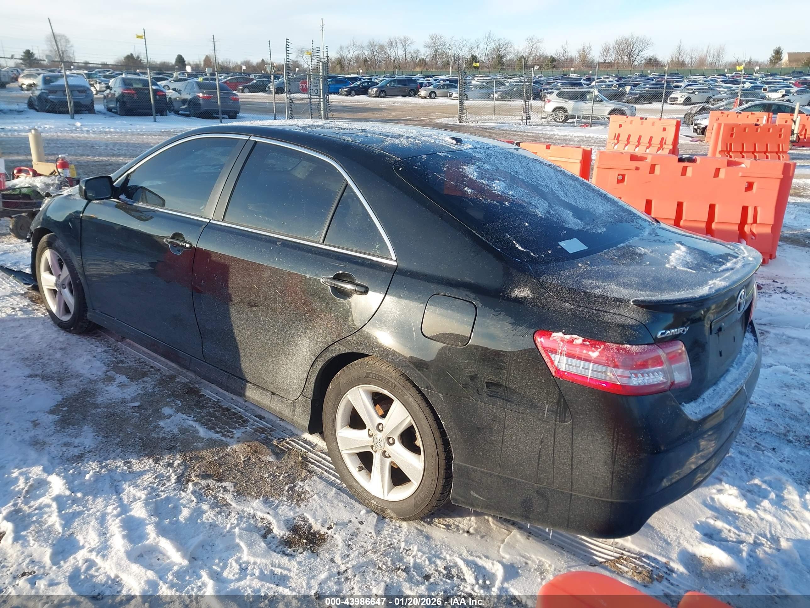 TOYOTA CAMRY image 3