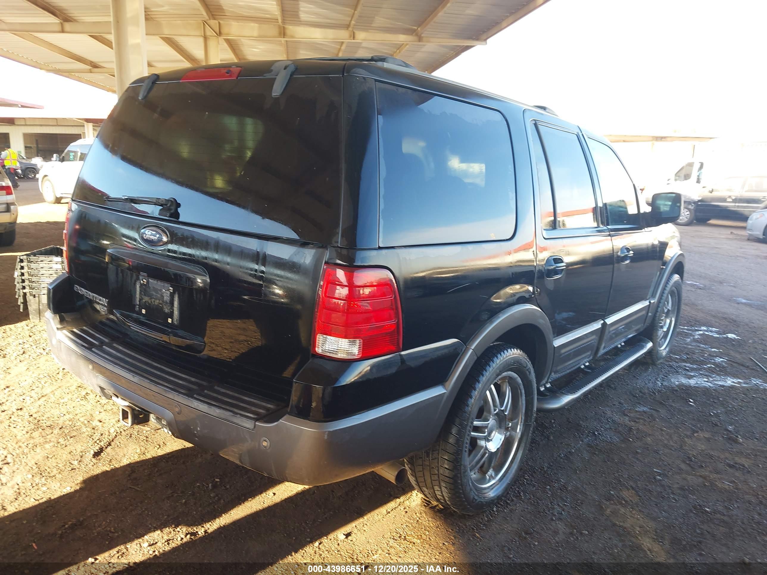 FORD EXPEDITION image 4