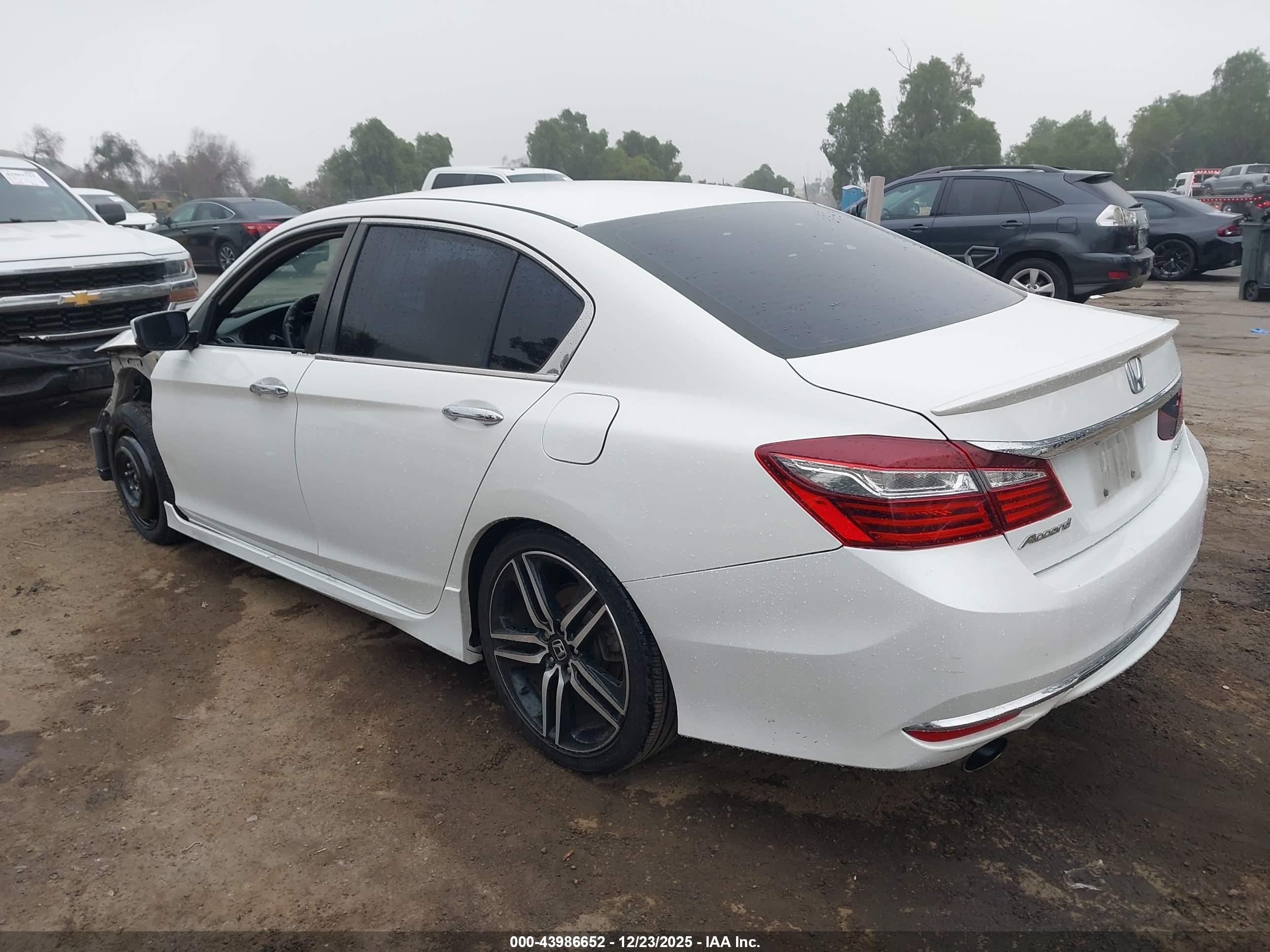 HONDA ACCORD image 3