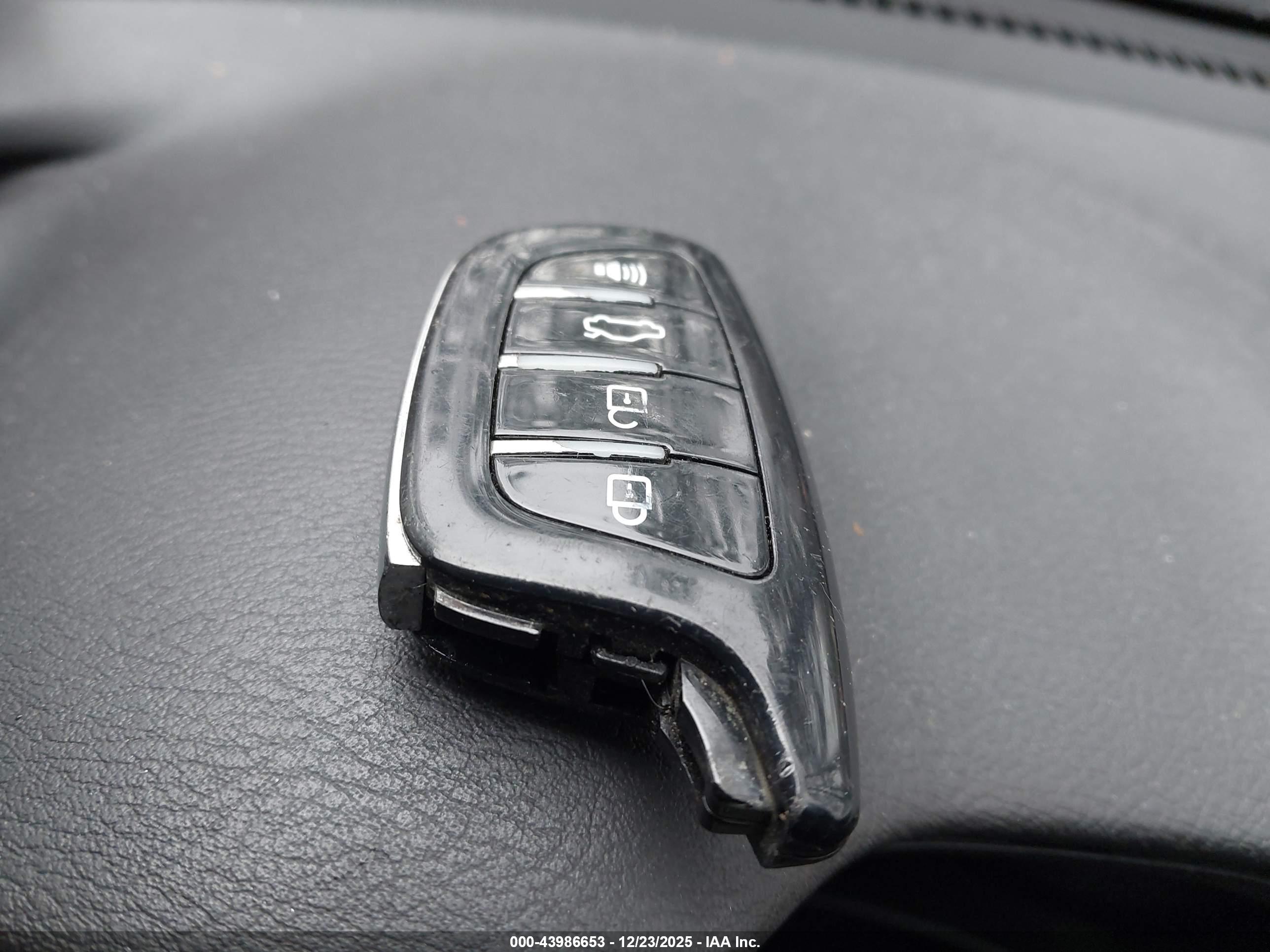 INFINITI Q50 image 11