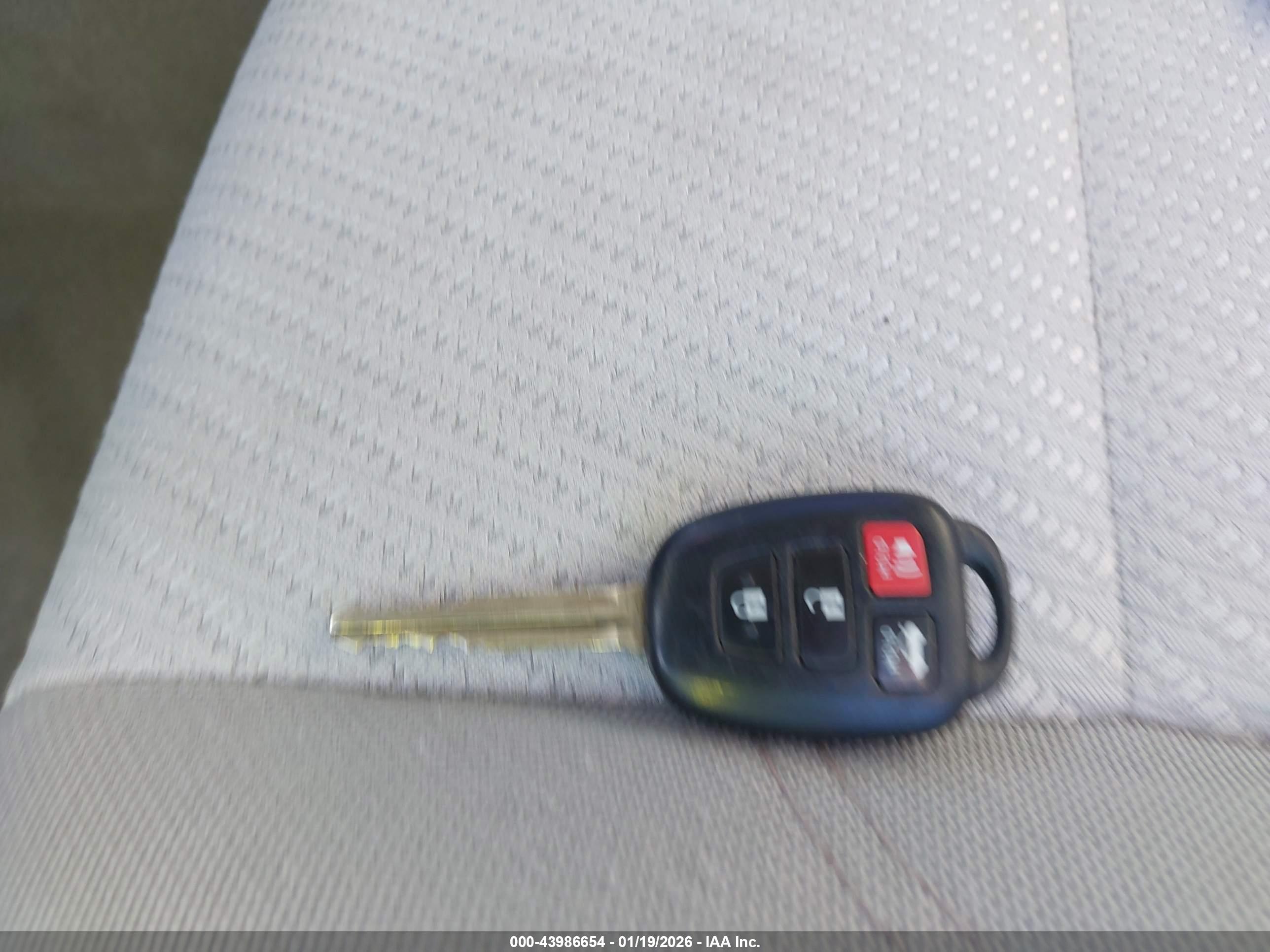 TOYOTA CAMRY image 11