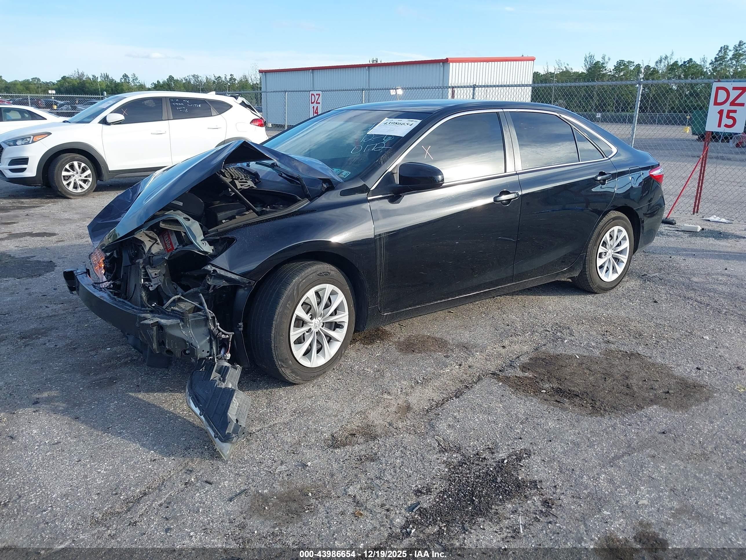 TOYOTA CAMRY image 2
