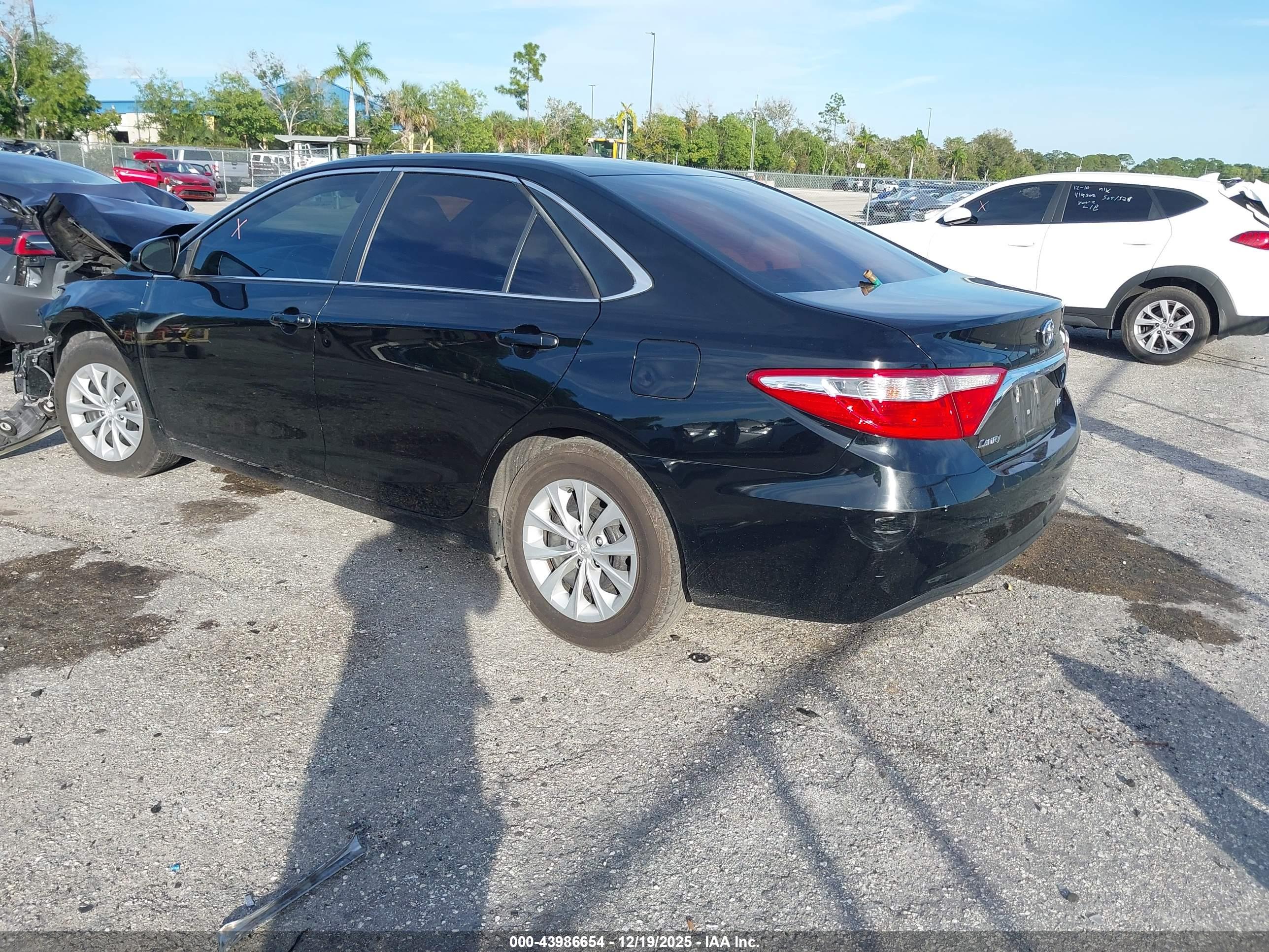TOYOTA CAMRY image 3