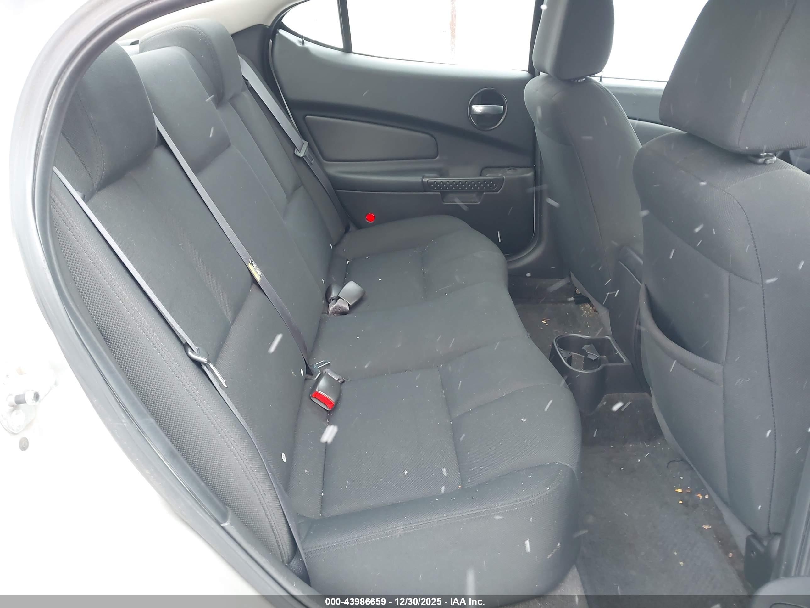 PONTIAC GRAND image 8