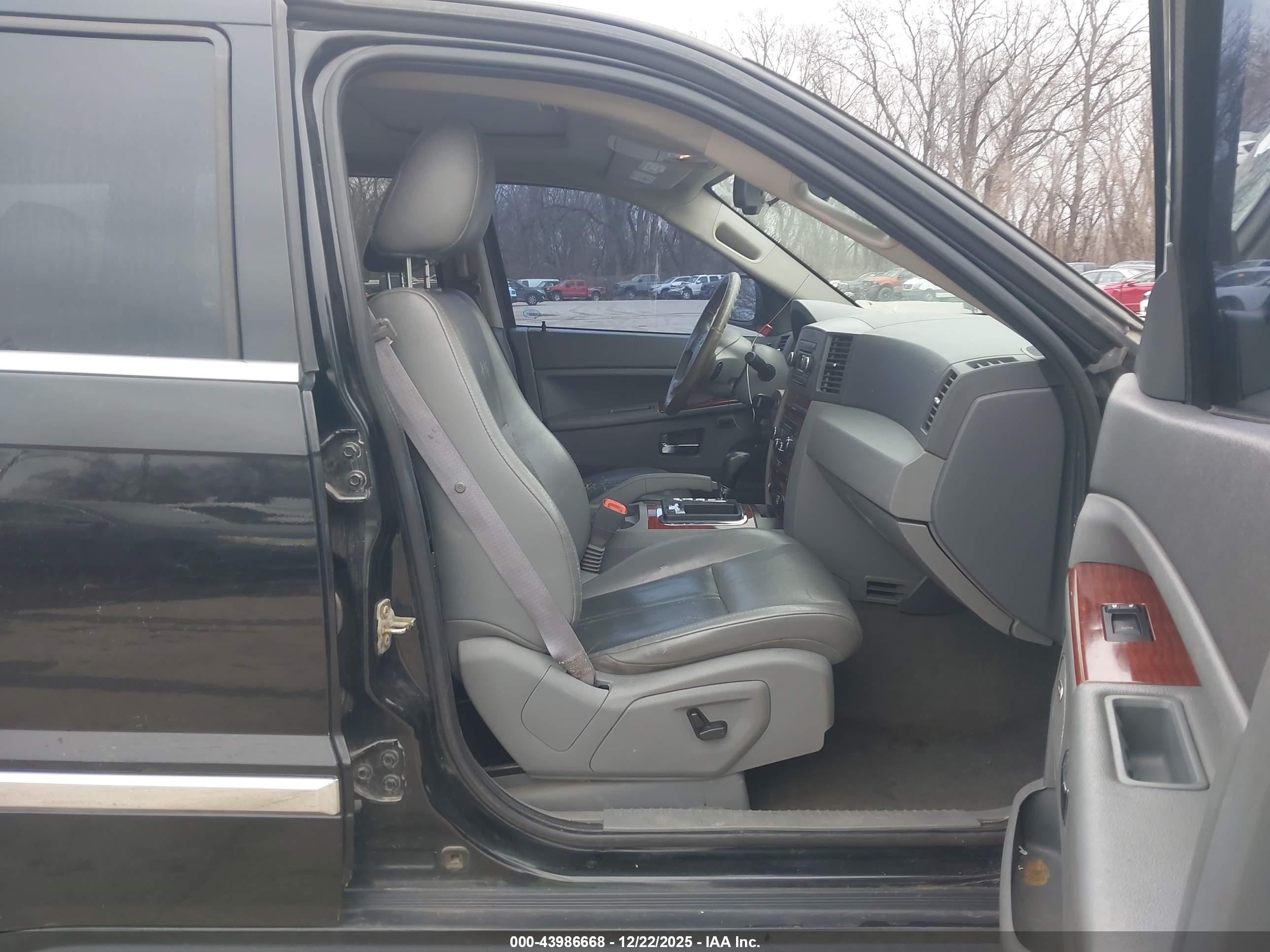 JEEP GRAND image 5