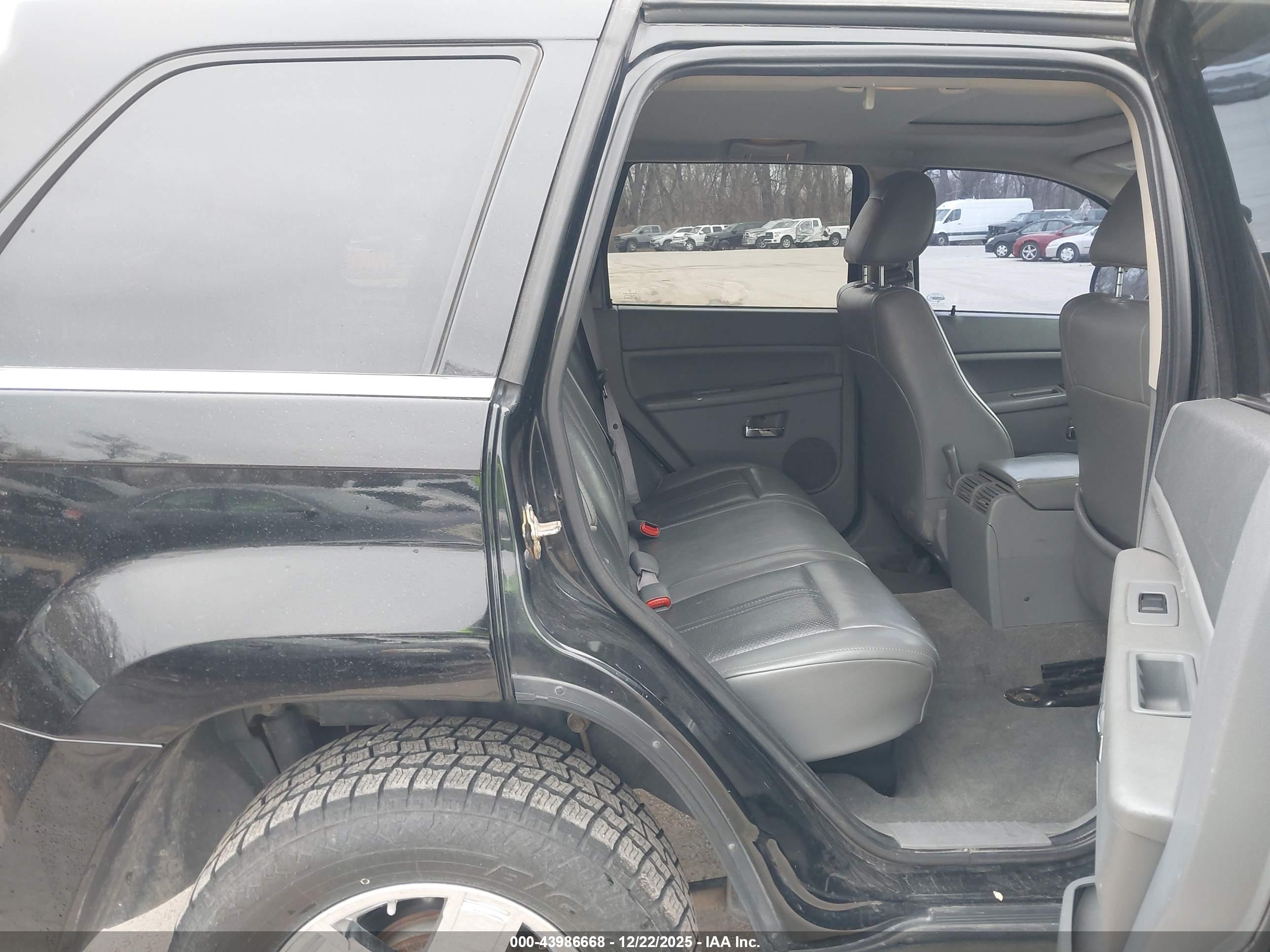JEEP GRAND image 8