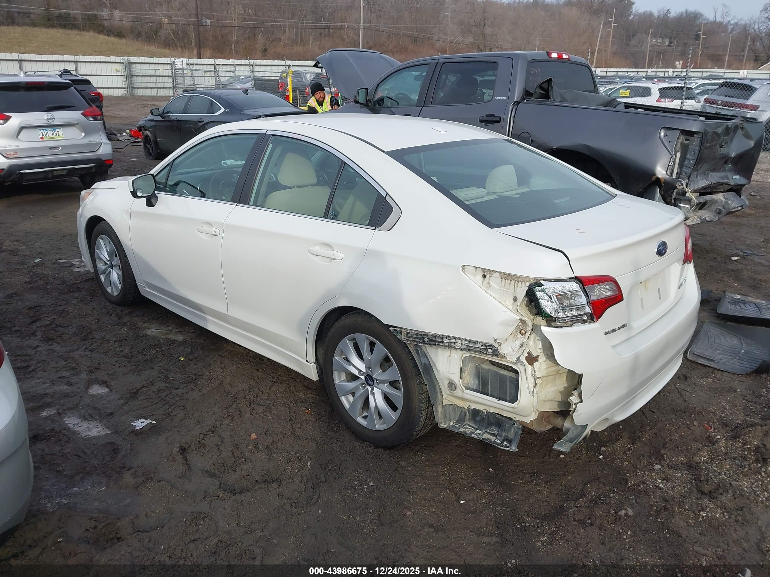 SUBARU LEGACY image 3