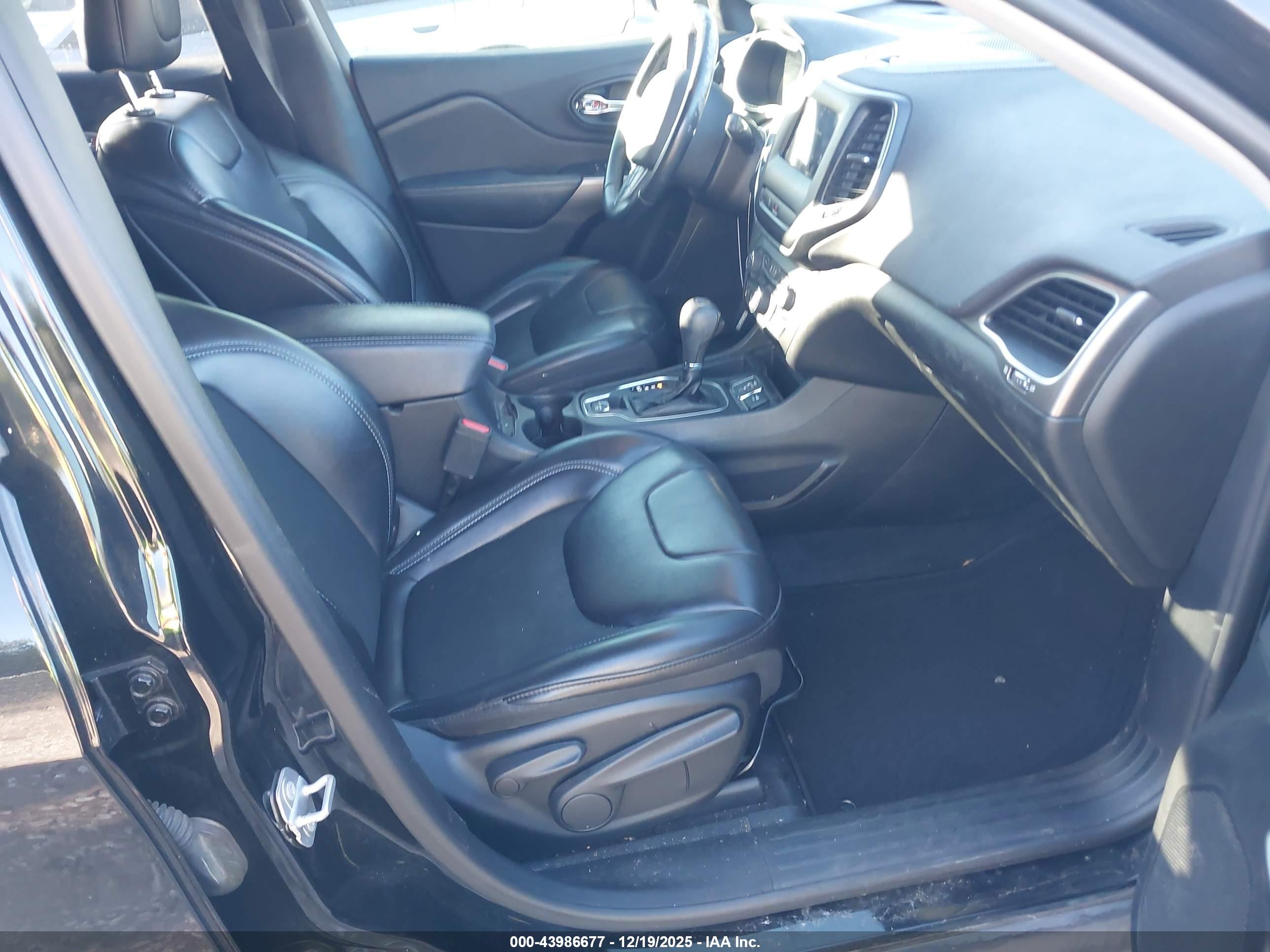 JEEP CHEROKEE image 5