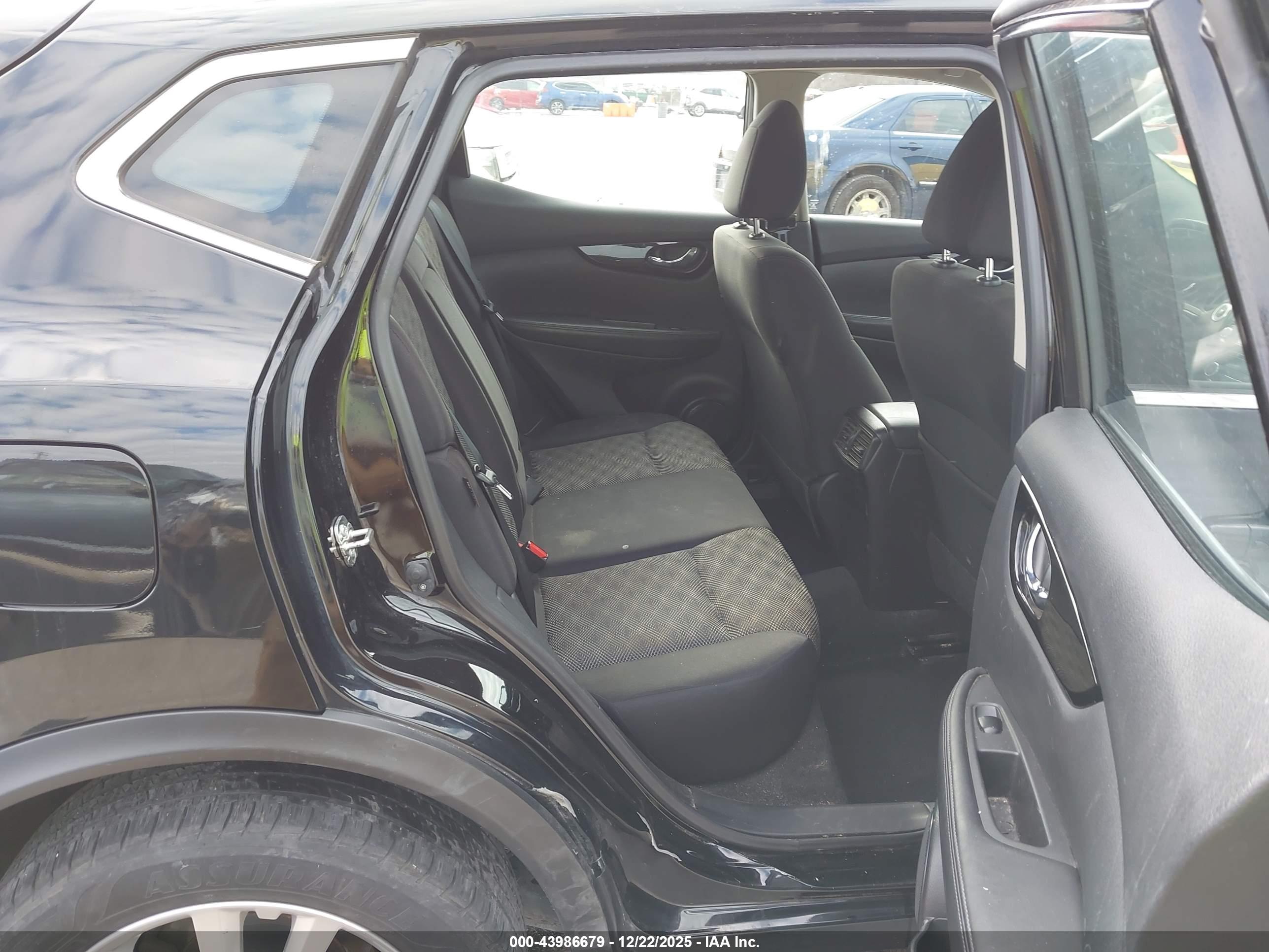 NISSAN ROGUE image 8
