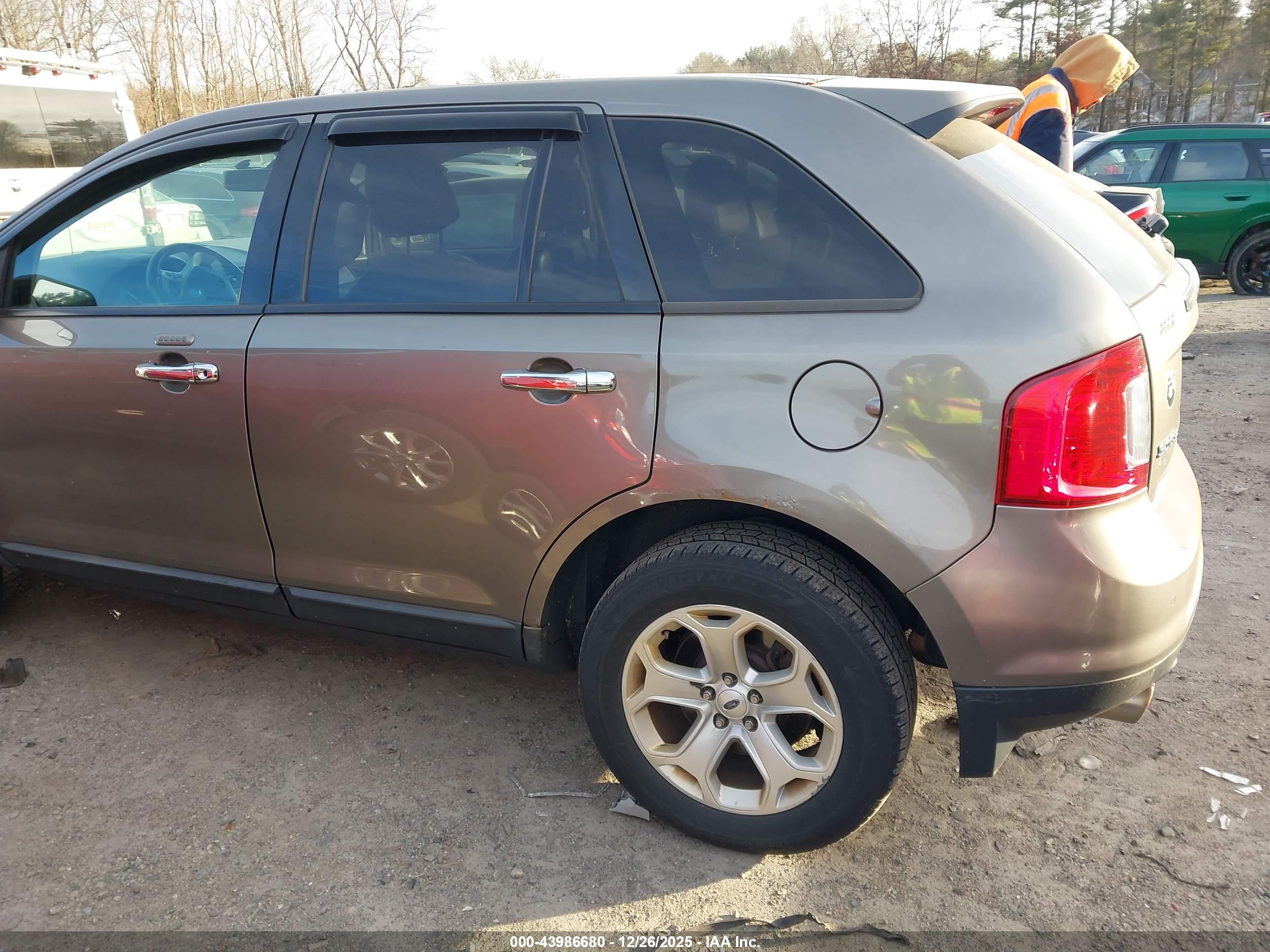 FORD EDGE image 3