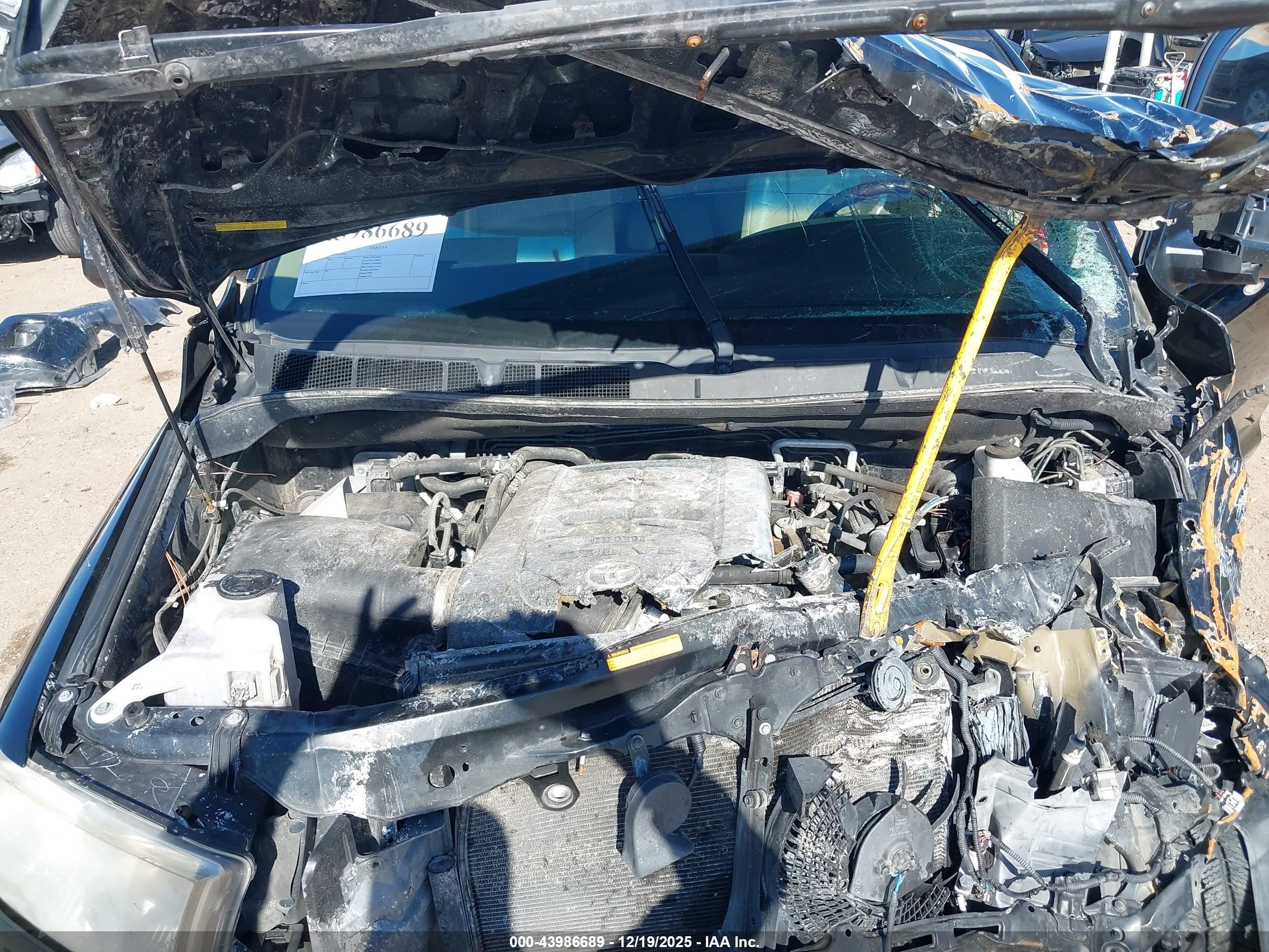TOYOTA SEQUOIA image 10