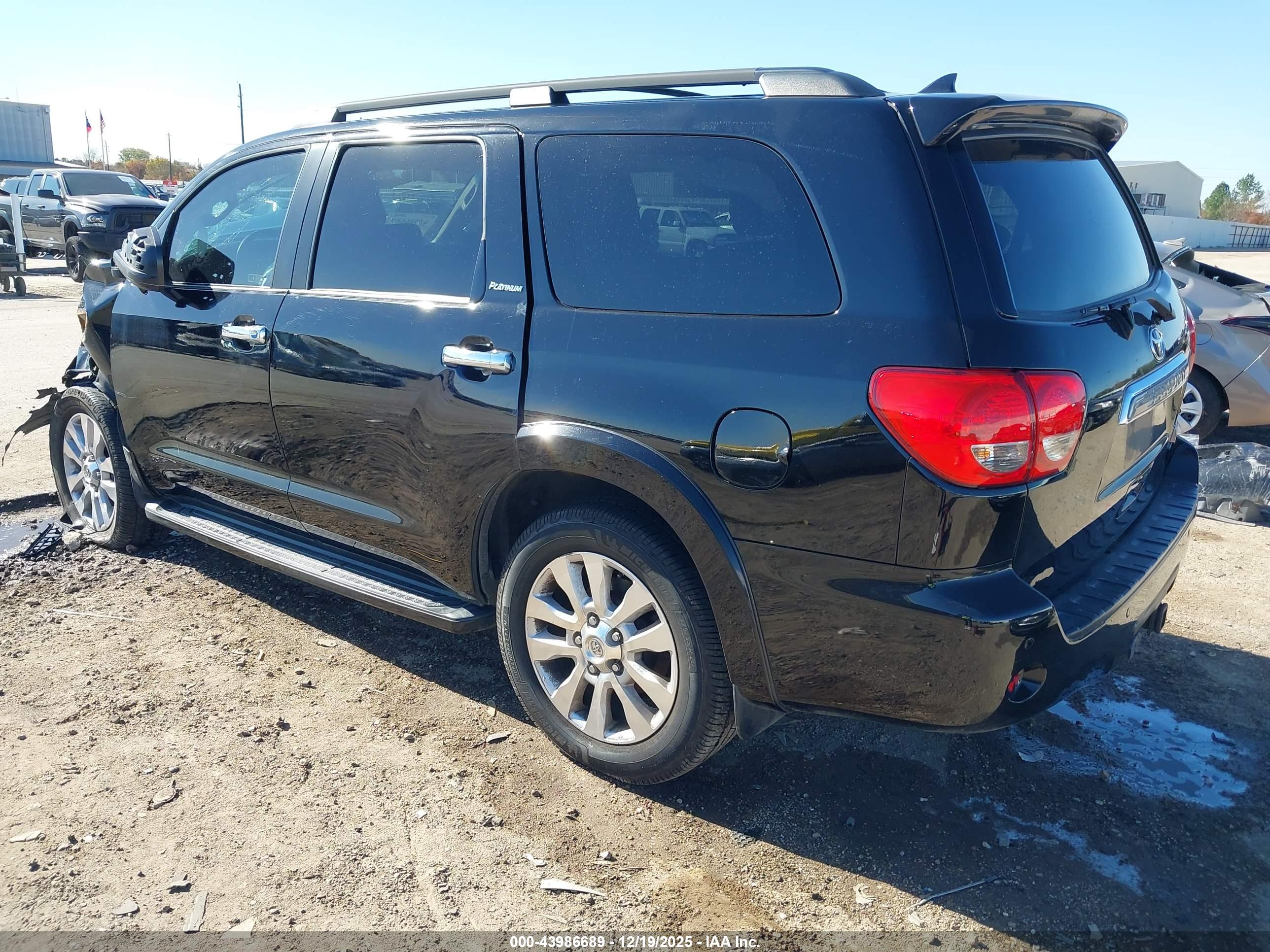 TOYOTA SEQUOIA image 3