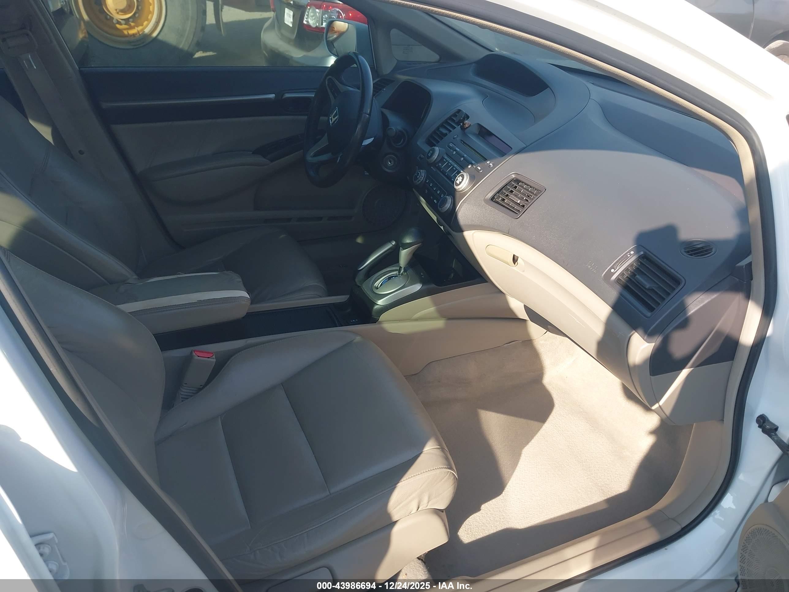 HONDA CIVIC image 5