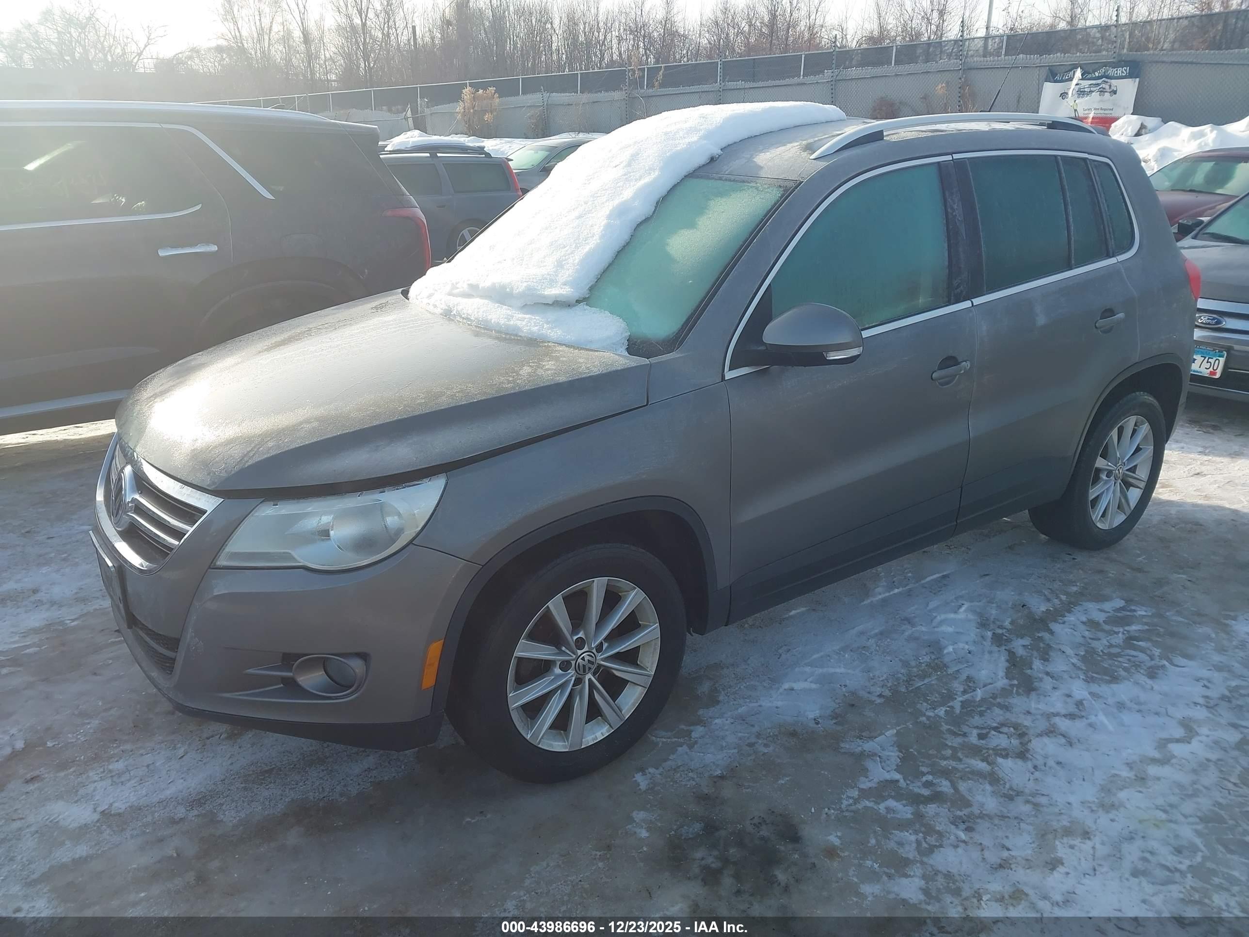 VOLKSWAGEN TIGUAN image 2